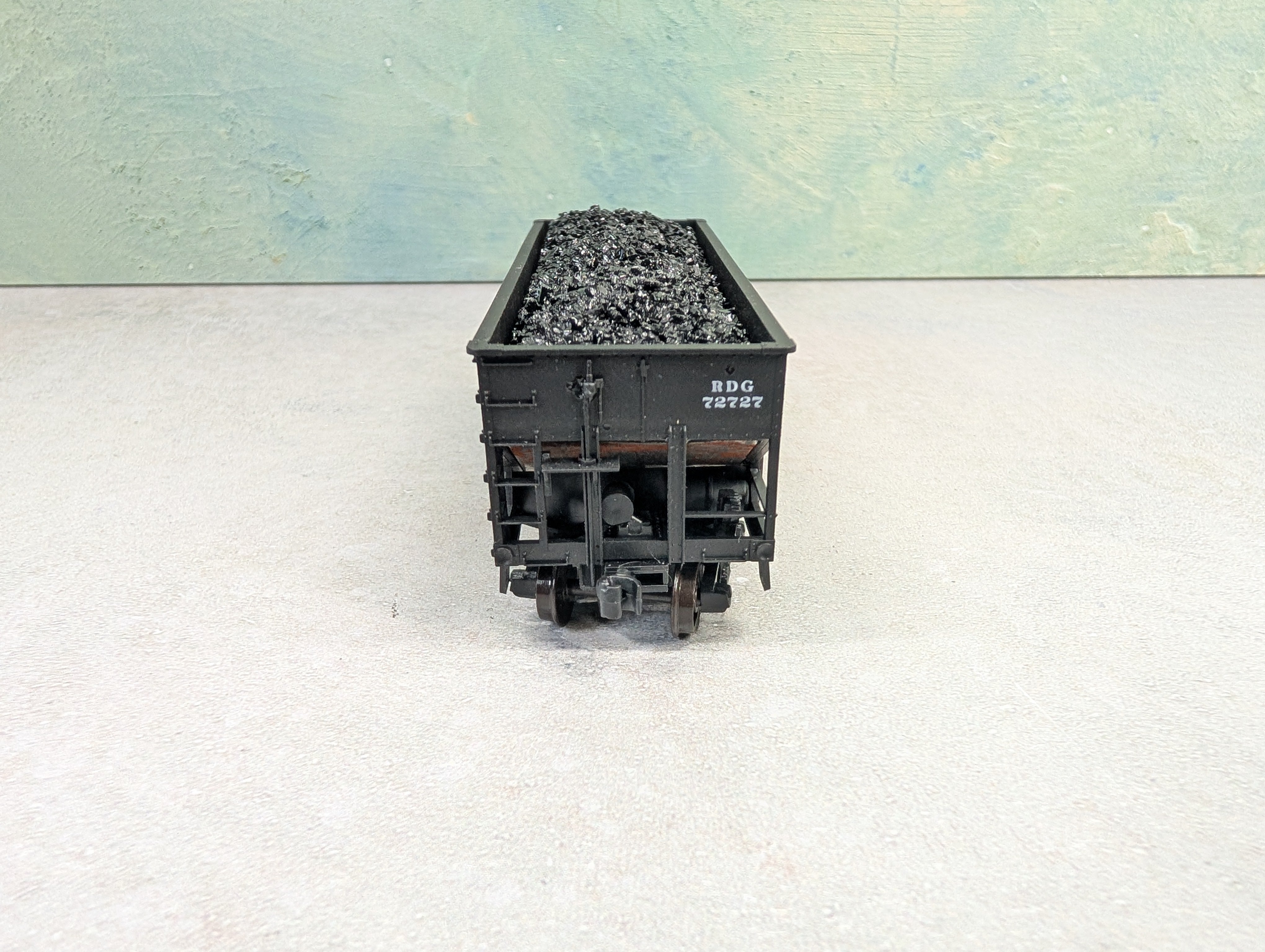 USED Accurail HO Scale 2 Bay Open Hopper Reading RDG #72727 w/ Coal Load