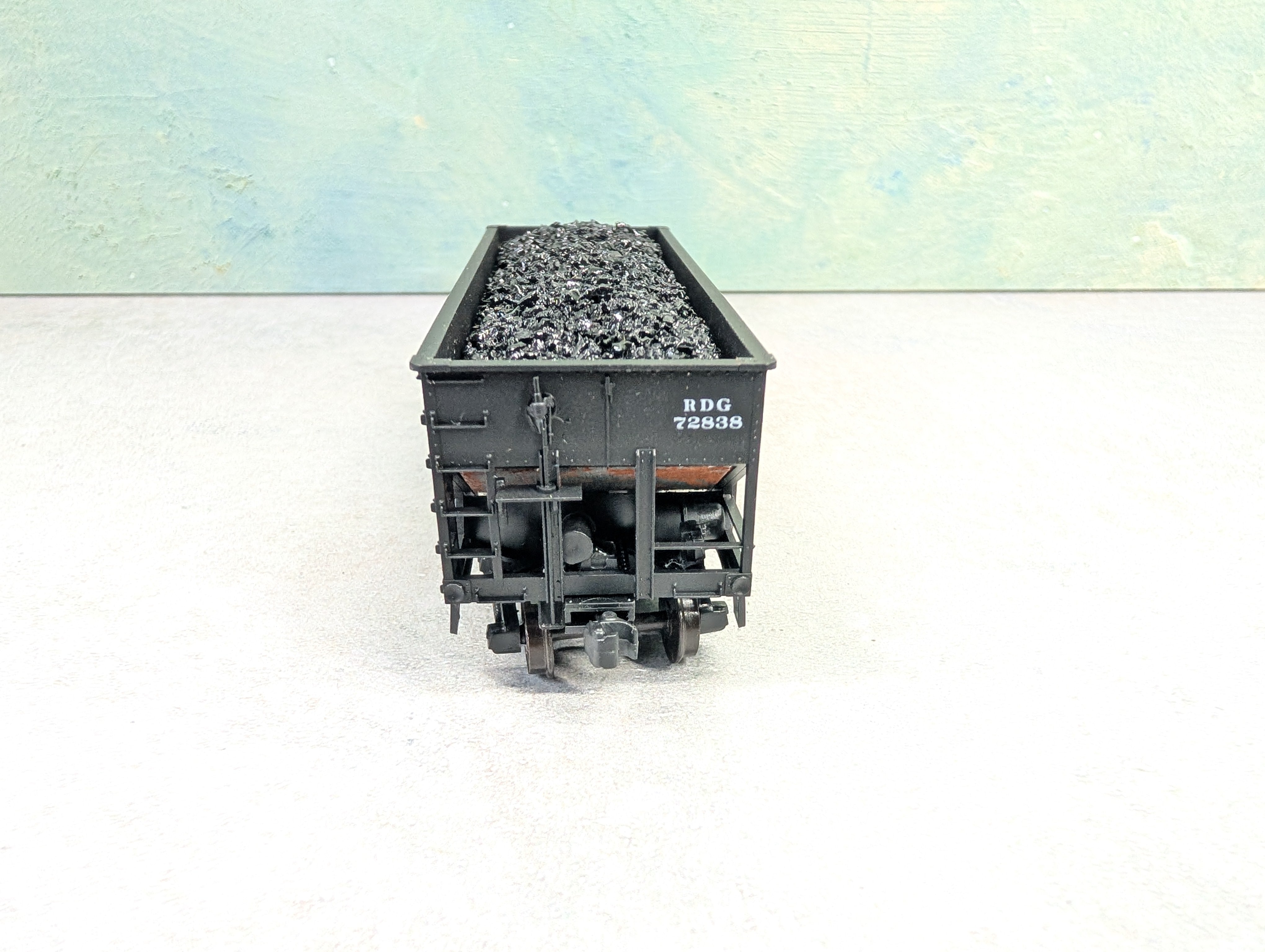 USED Accurail HO Scale 2 Bay Open Hopper Reading RDG #72838 w/ Coal Load