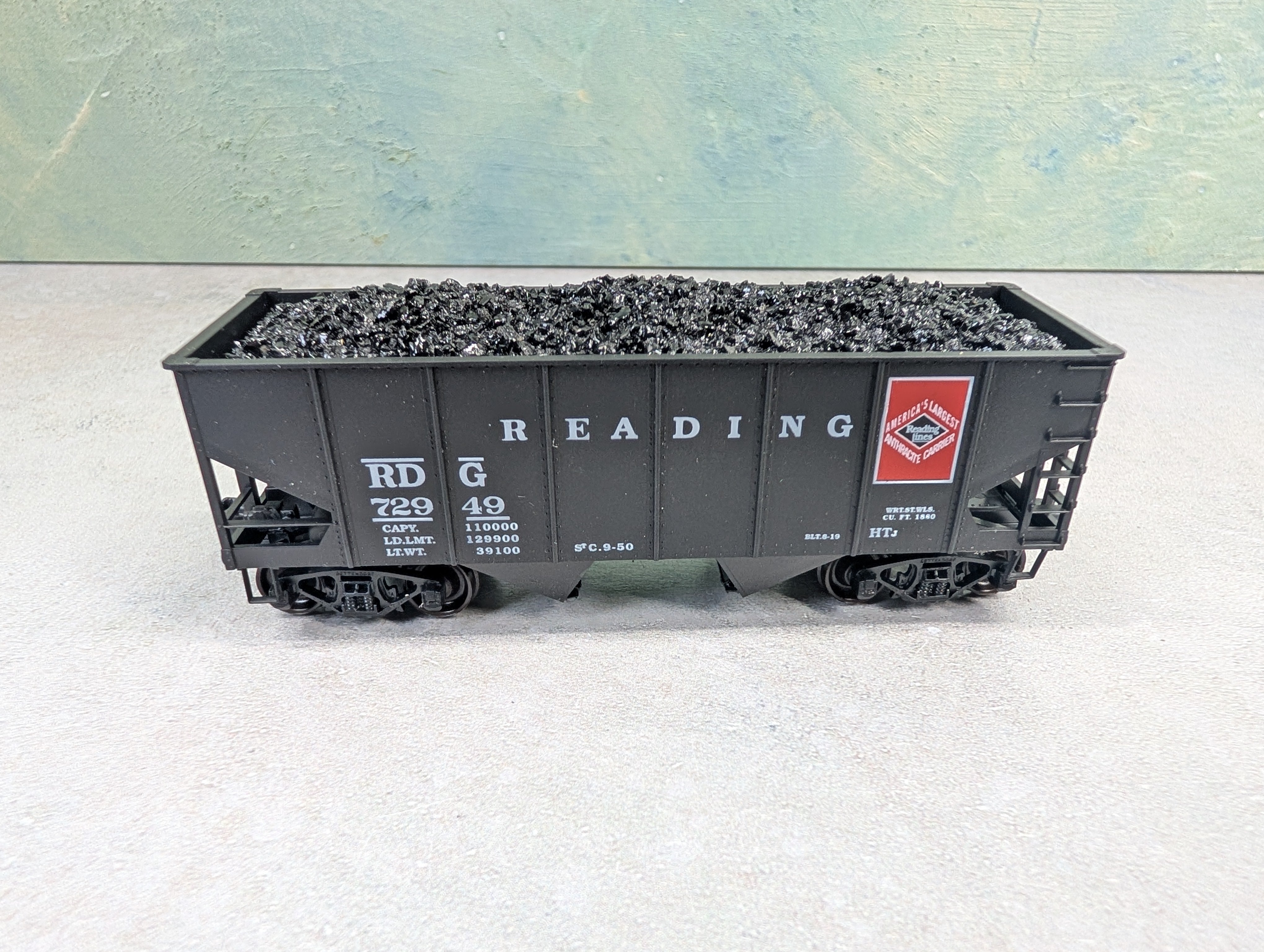 USED Accurail HO Scale 2 Bay Open Hopper Reading RDG #72949 w/ Coal Load