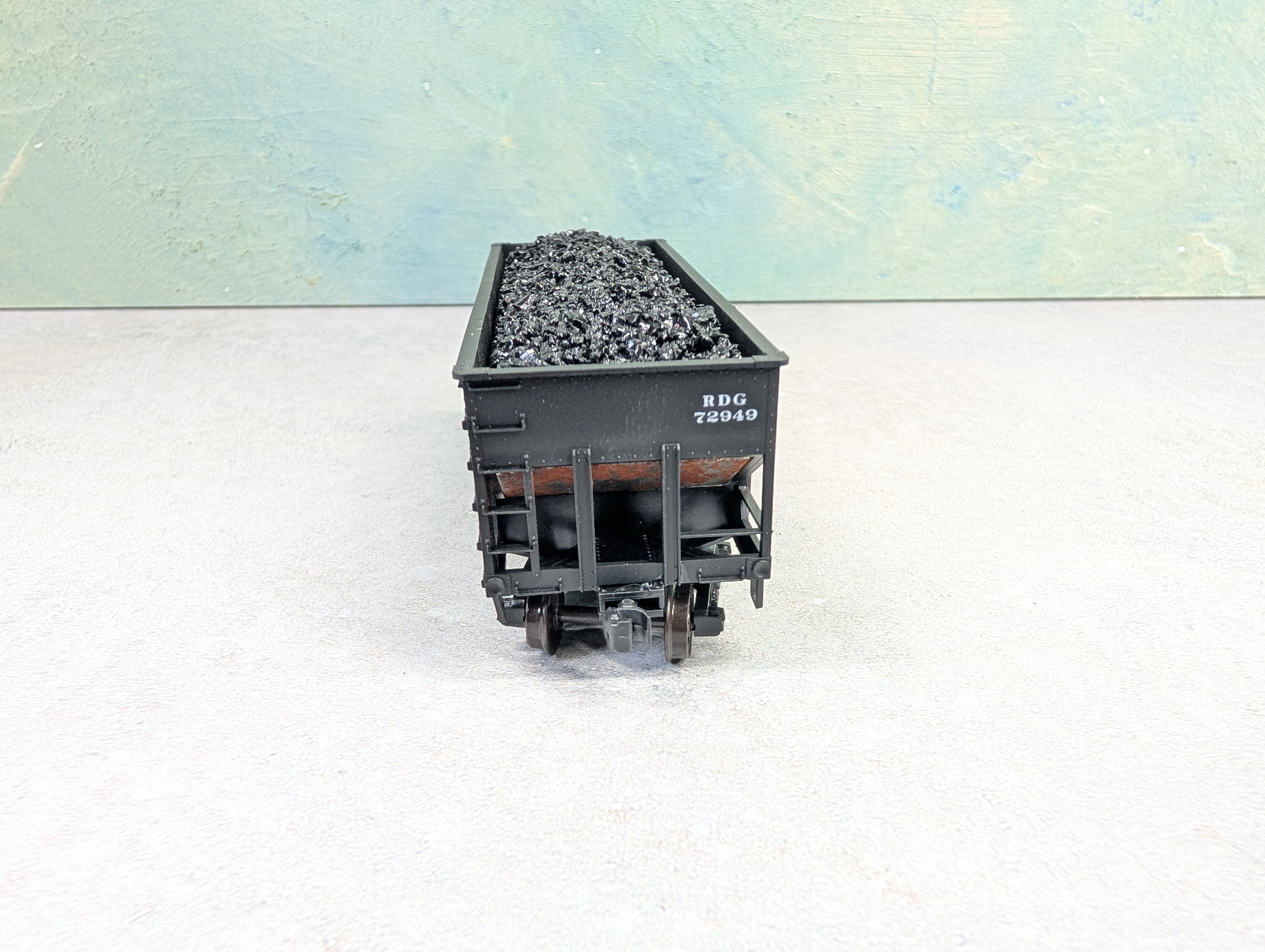 USED Accurail HO Scale 2 Bay Open Hopper Reading RDG #72949 w/ Coal Load