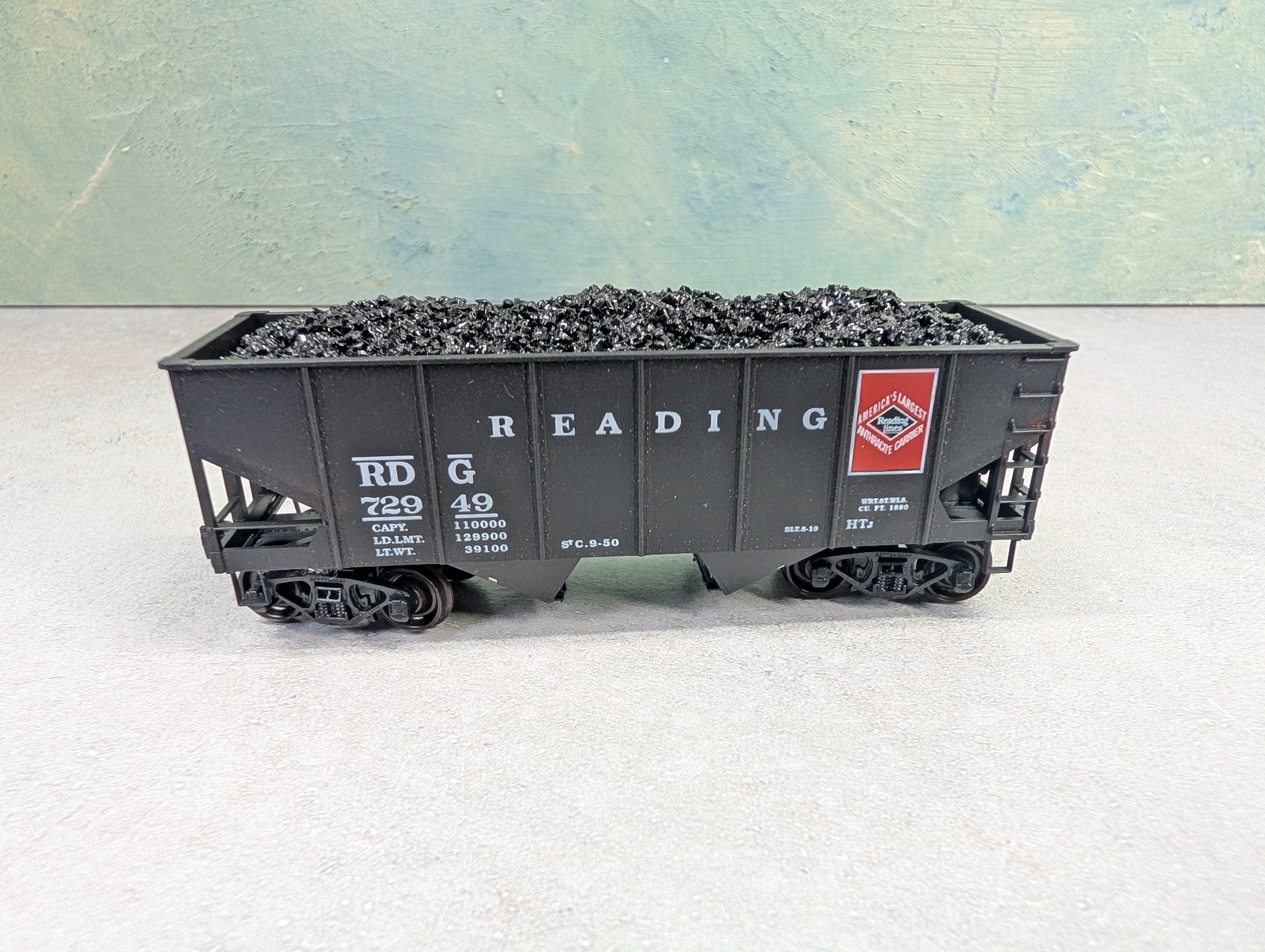 USED Accurail HO Scale 2 Bay Open Hopper Reading RDG #72949 w/ Coal Load