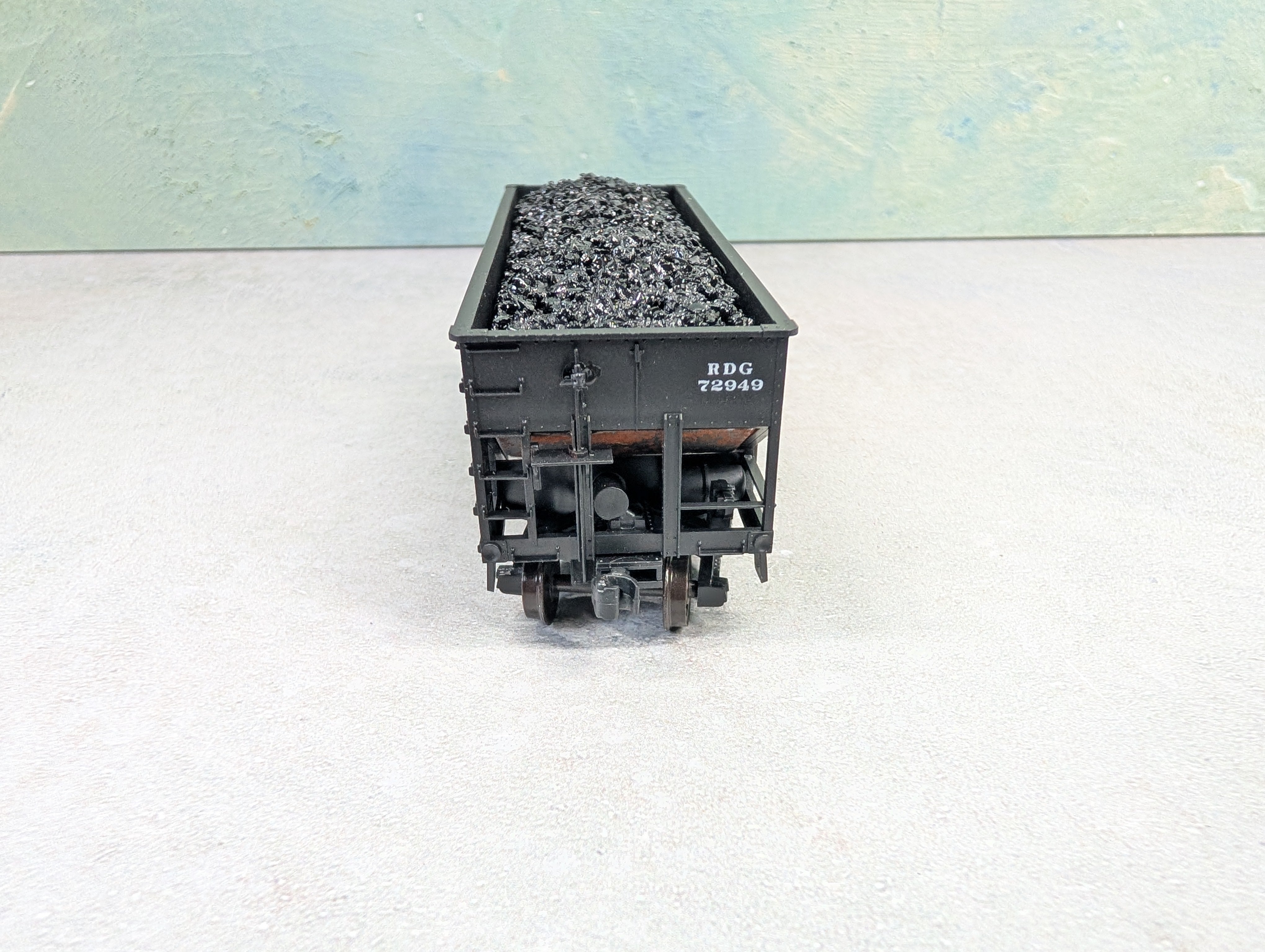 USED Accurail HO Scale 2 Bay Open Hopper Reading RDG #72949 w/ Coal Load