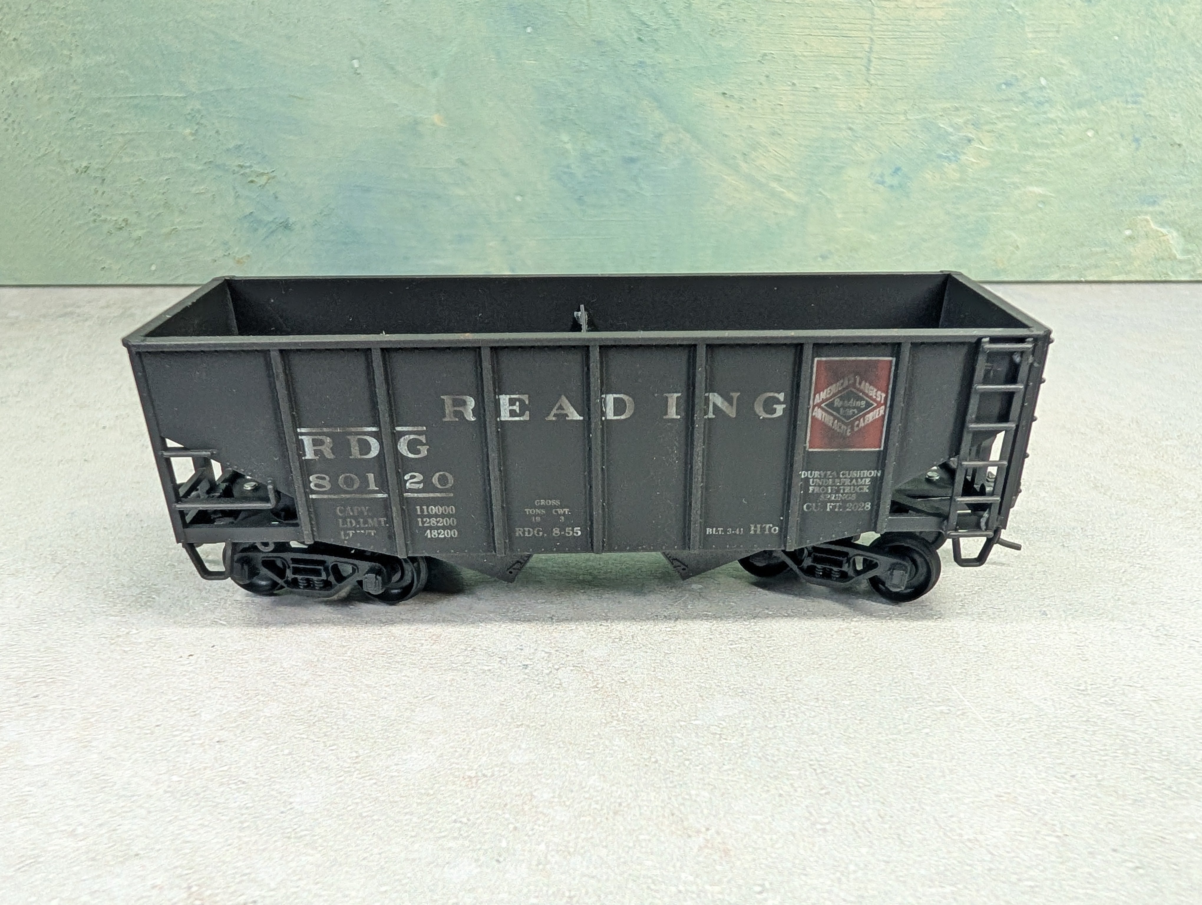USED Stewart Hobbies HO Scale 2 Bay Open Hopper Reading RDG #80120 Weathered