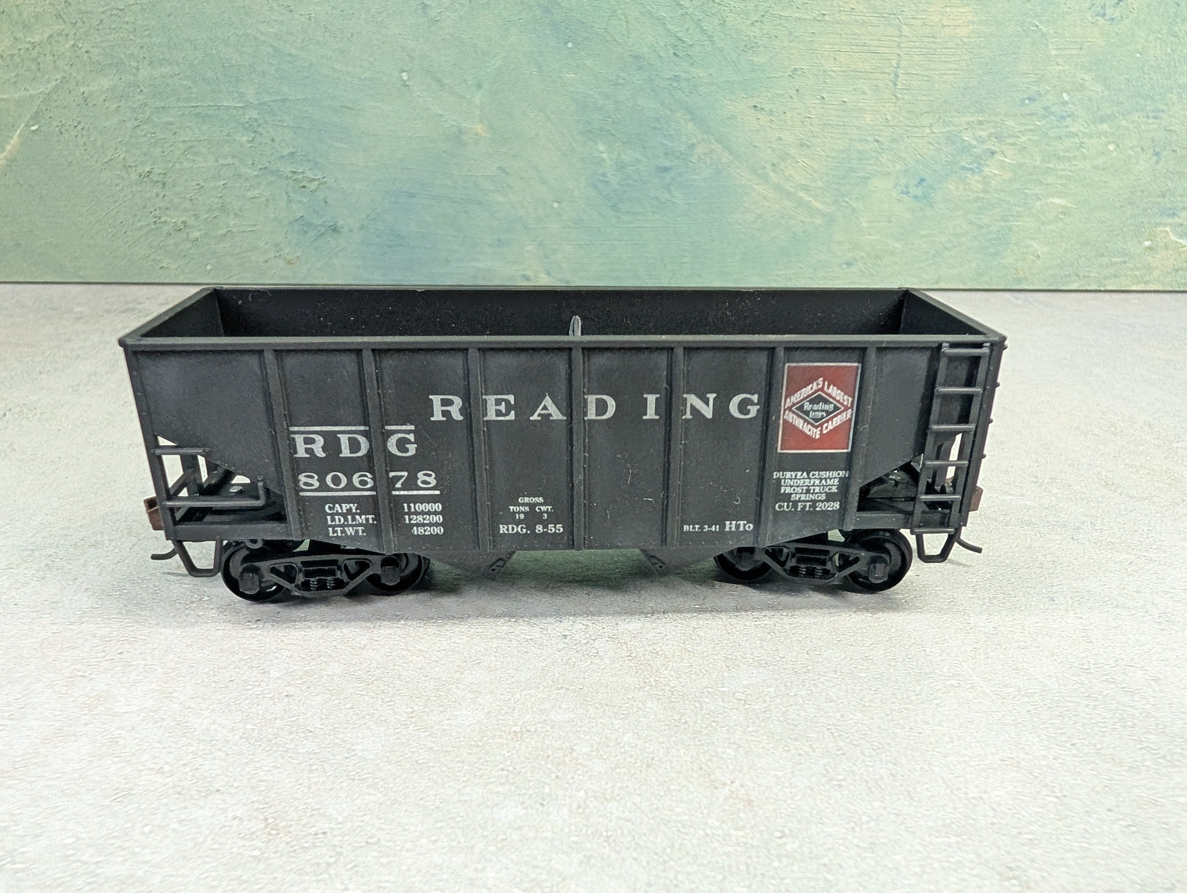 USED Stewart Hobbies HO Scale 2 Bay Open Hopper Reading RDG #80678 Weathered