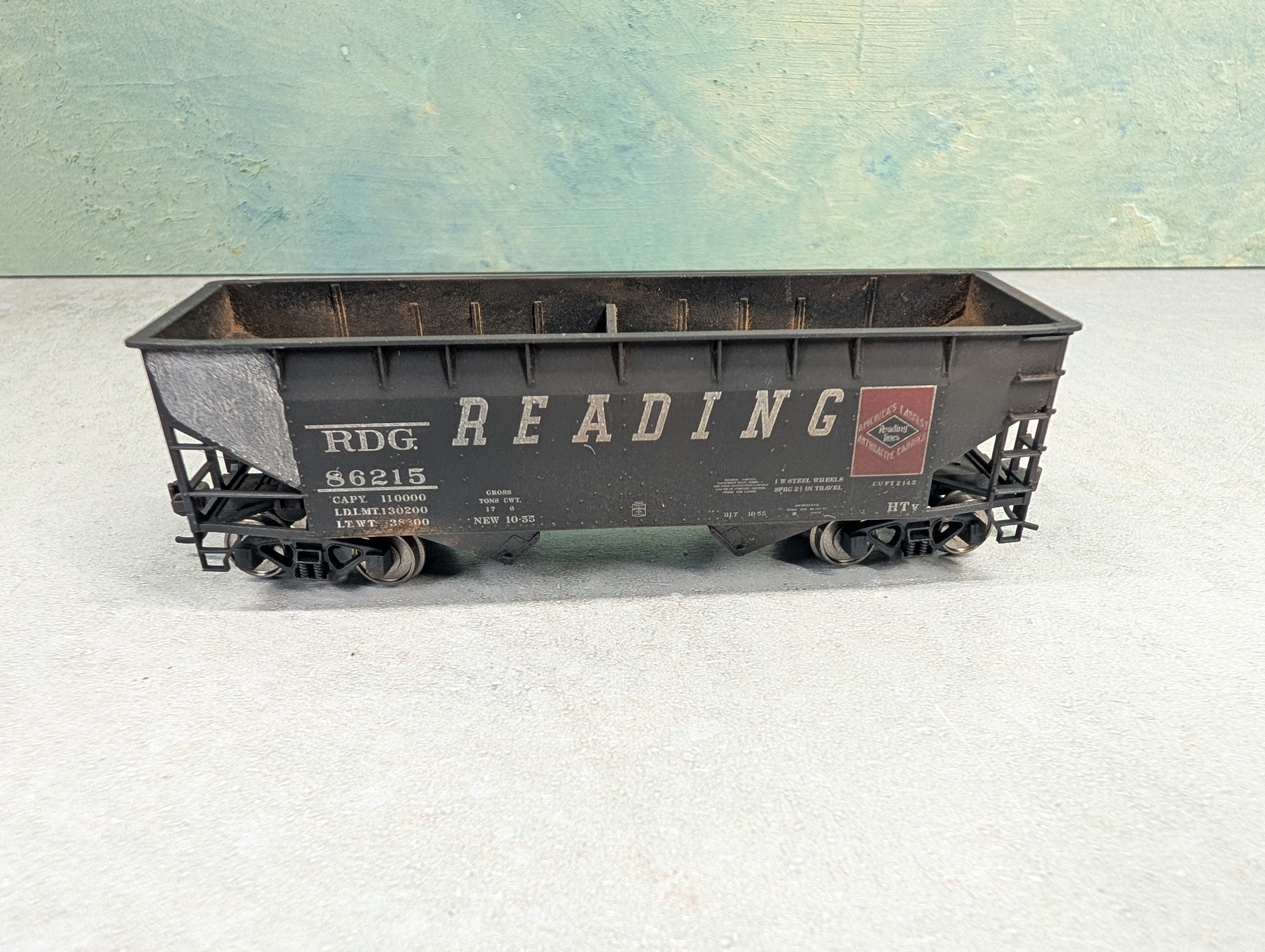 USED Atlas HO Scale 2 Bay Open Hopper Reading RDG #82615 Weathered