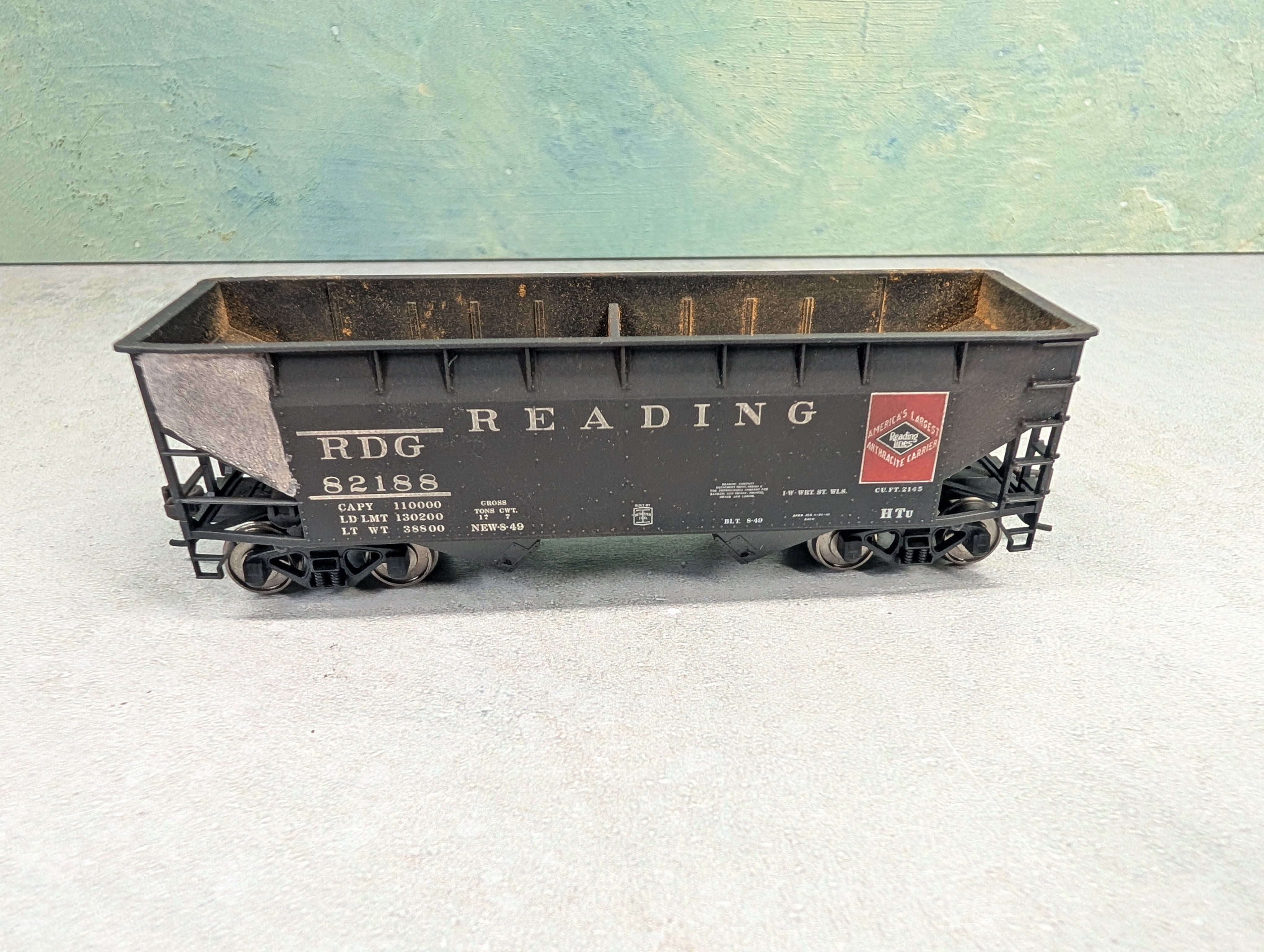 USED Atlas HO Scale 2 Bay Open Hopper Reading RDG #82188 Weathered