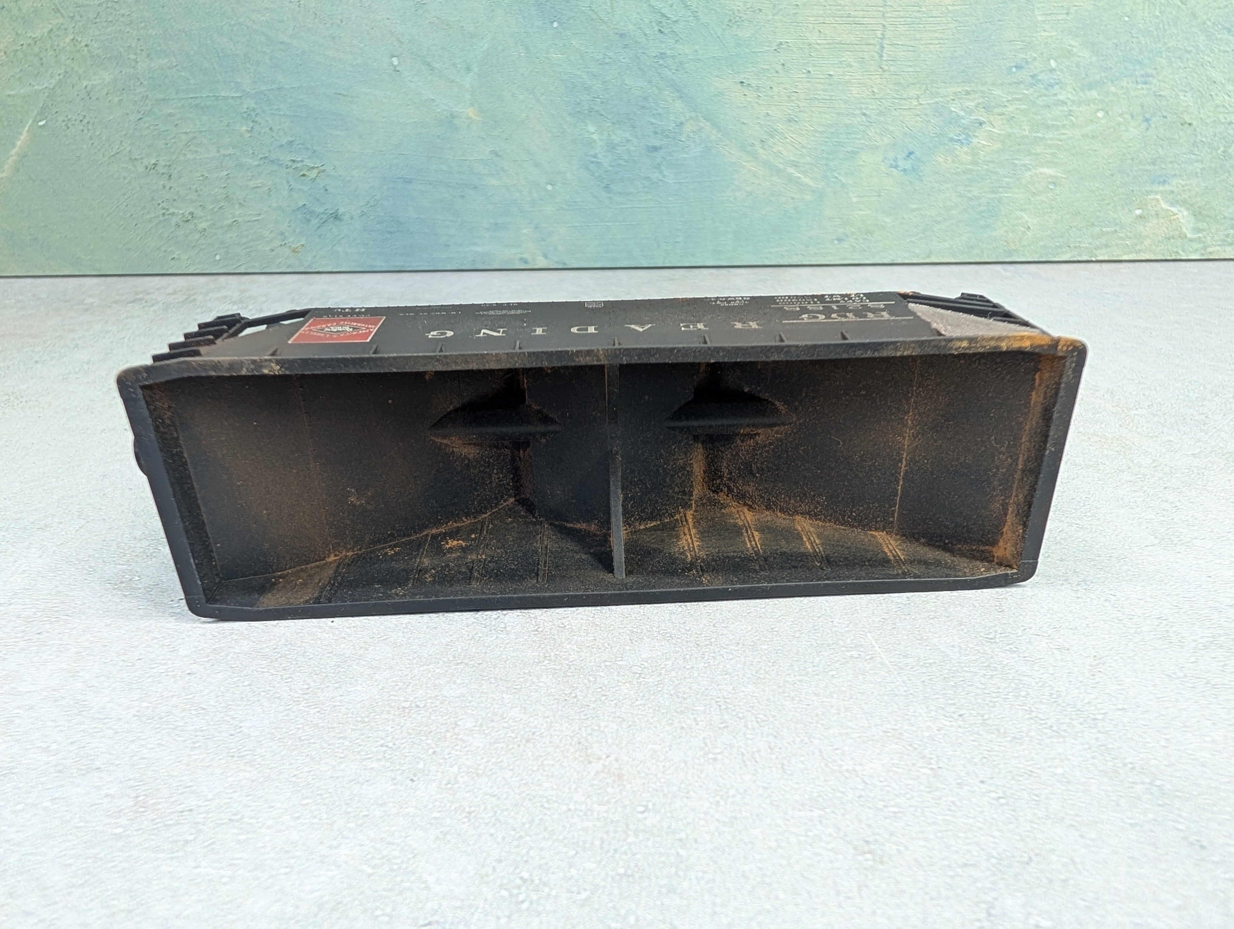 USED Atlas HO Scale 2 Bay Open Hopper Reading RDG #82188 Weathered