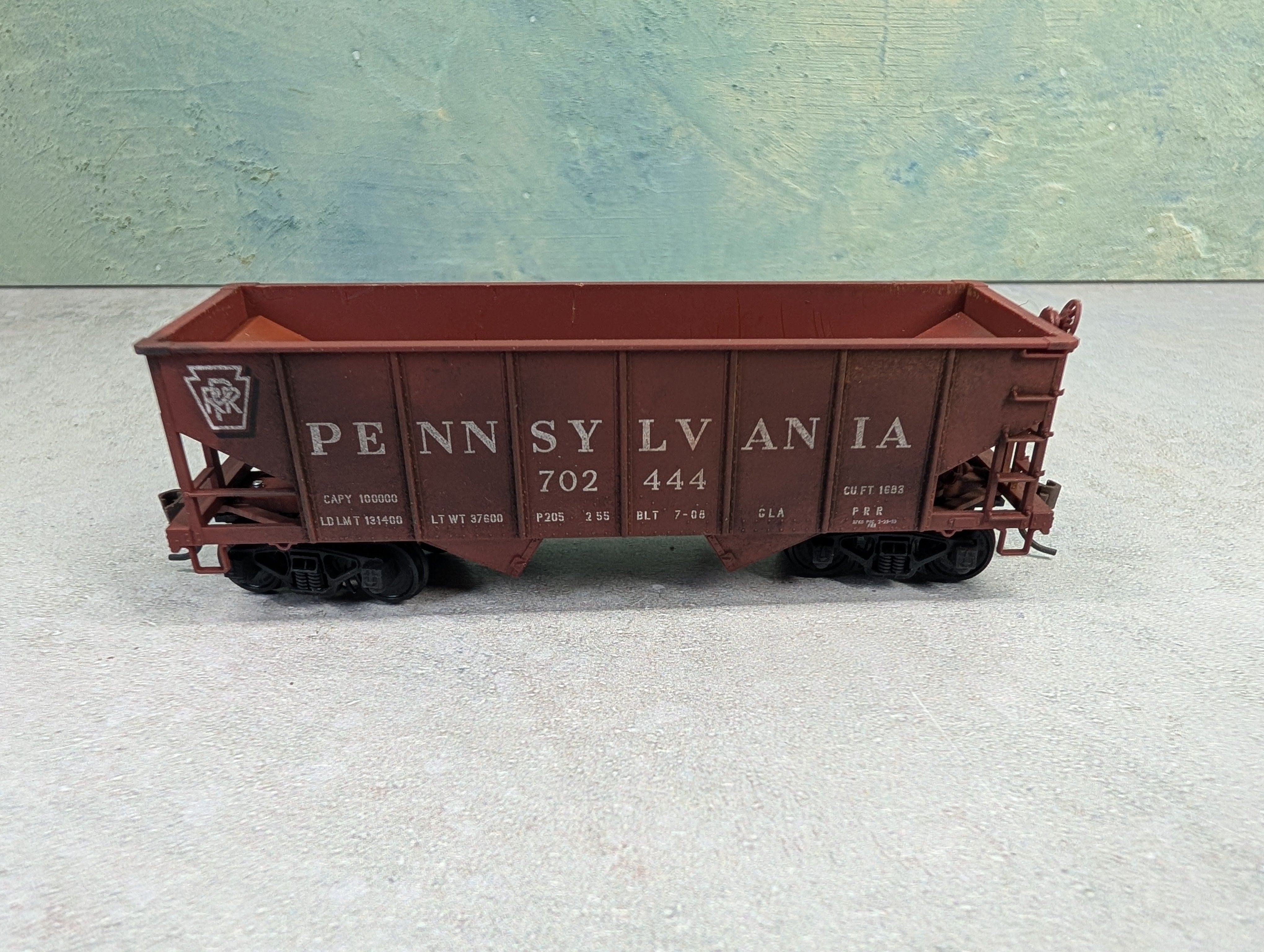 USED Bowser HO Scale 2 Bay Open Hopper Pennsylvania PRR #702444 Weathered