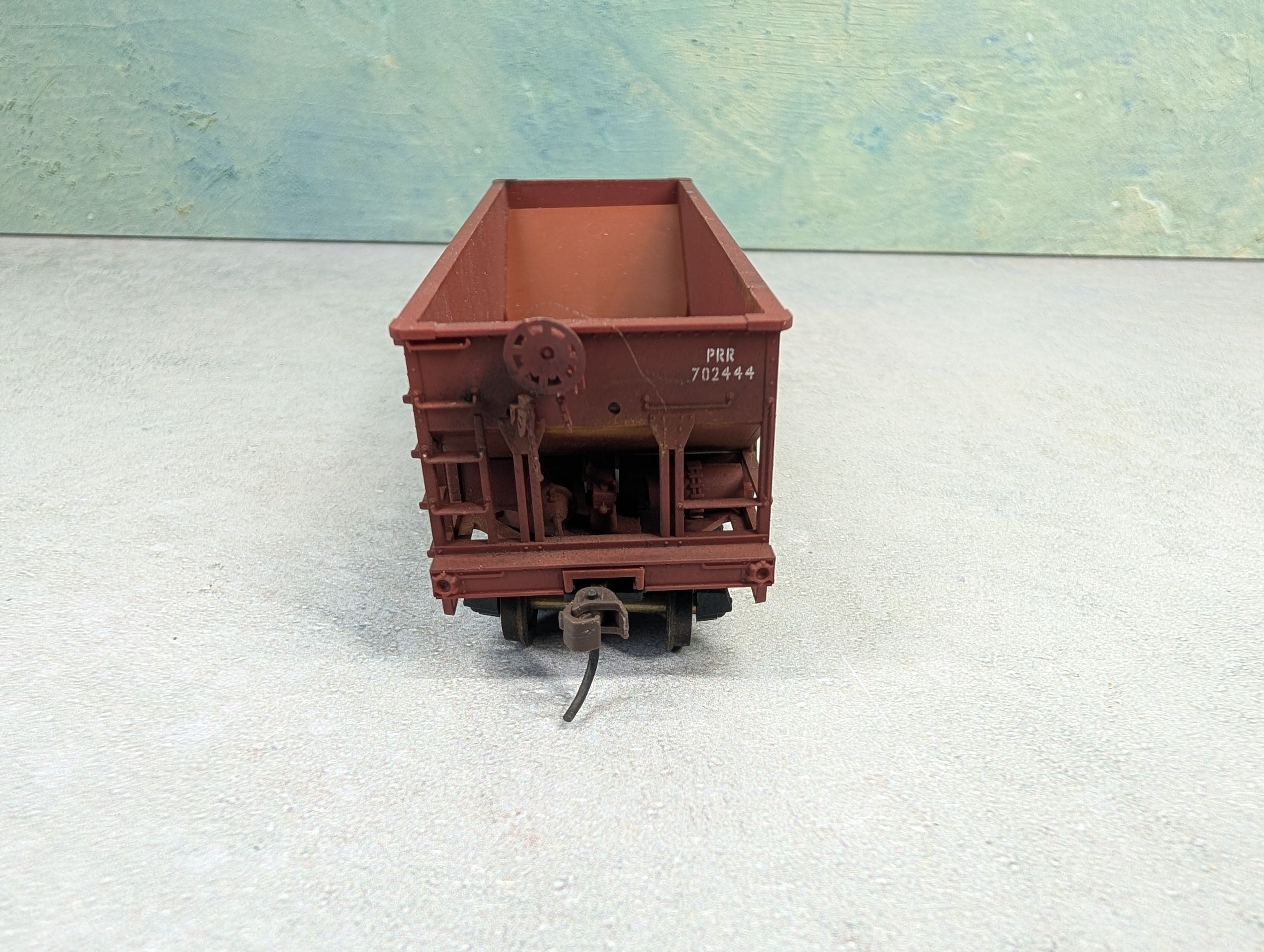 USED Bowser HO Scale 2 Bay Open Hopper Pennsylvania PRR #702444 Weathered