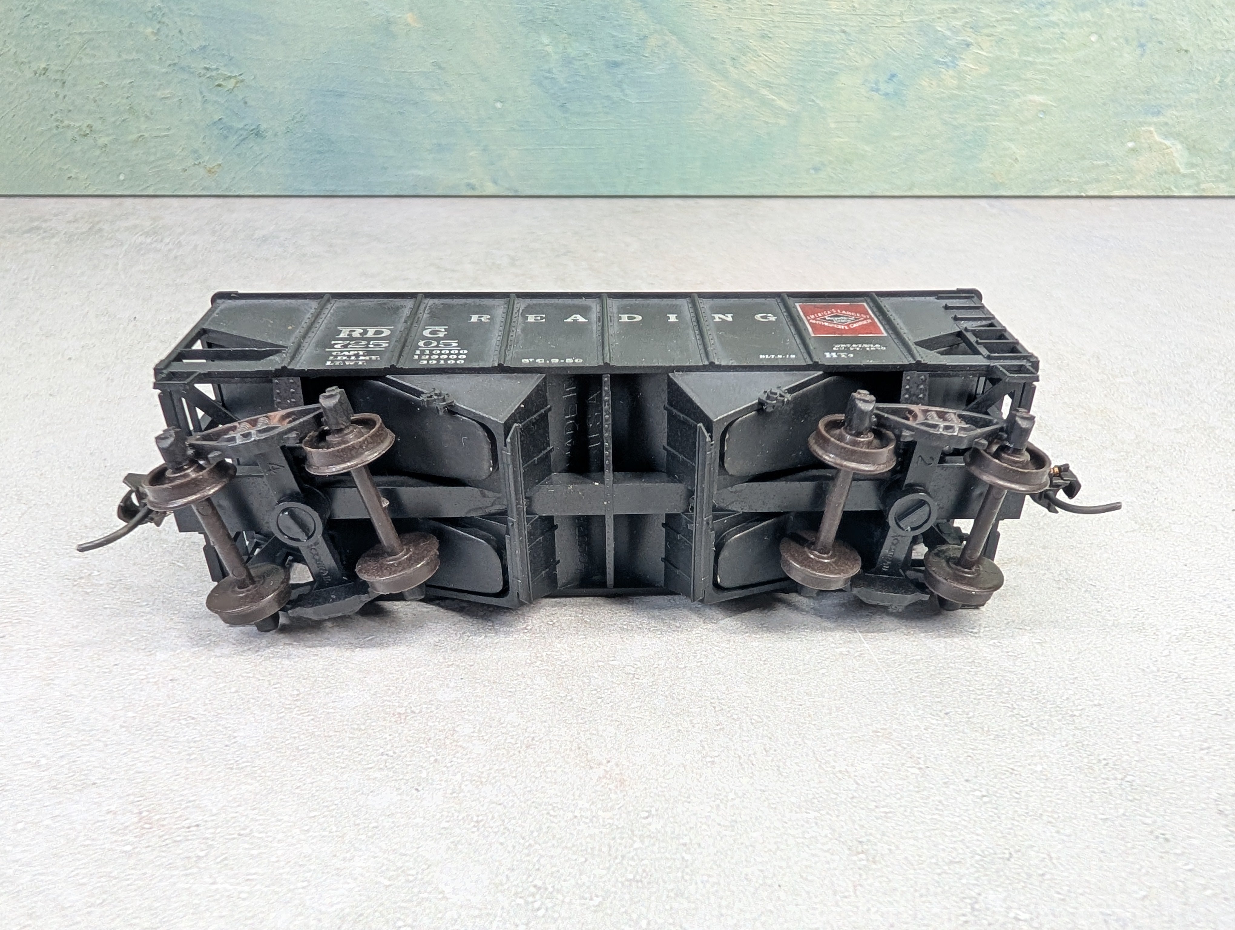 USED Accurail HO Scale 2 Bay Open Hopper Reading RDG #72505 Weathered