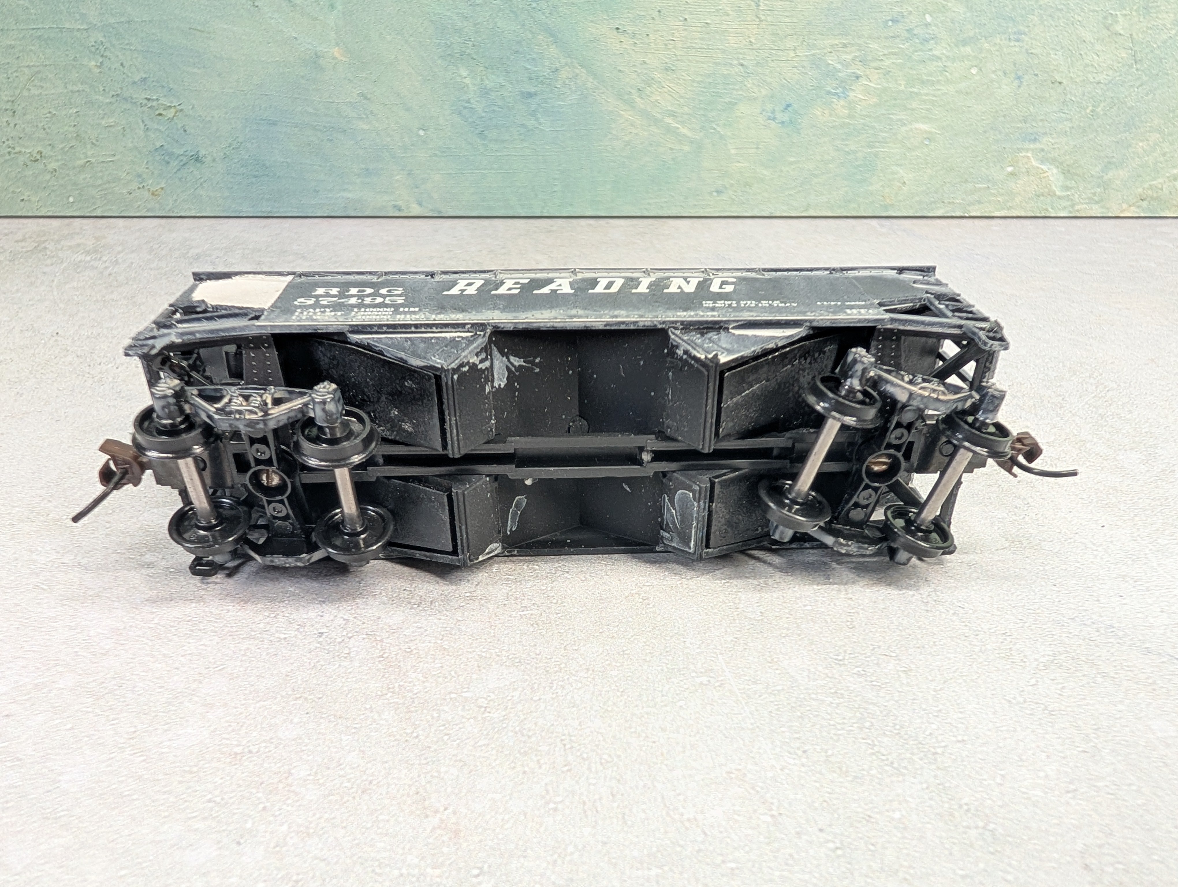 USED Athearn HO Scale 2 Bay Open Hopper Reading RDG #87495 Weathered