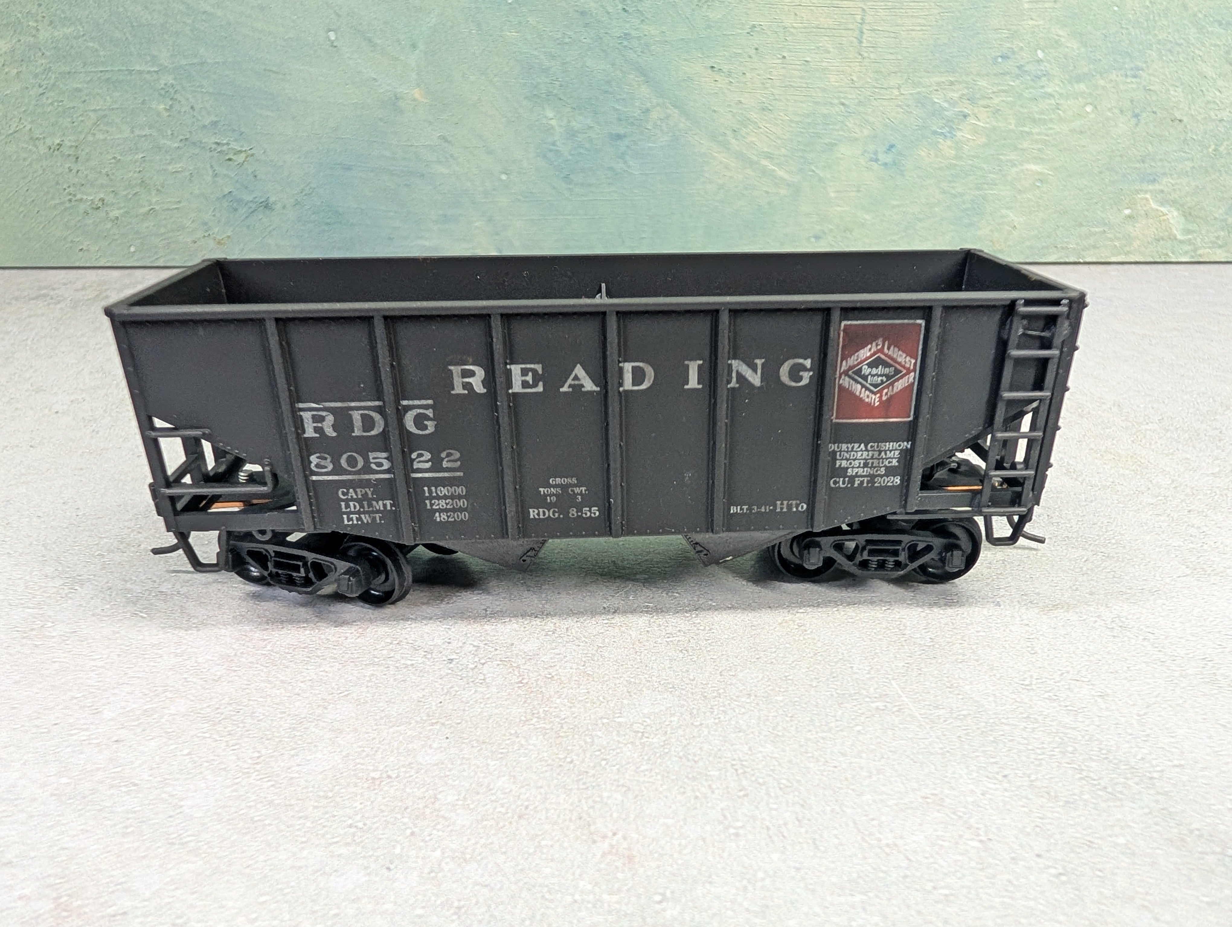USED Stewart Hobbies HO Scale 2 Bay Open Hopper Reading RDG #80522 Weathered