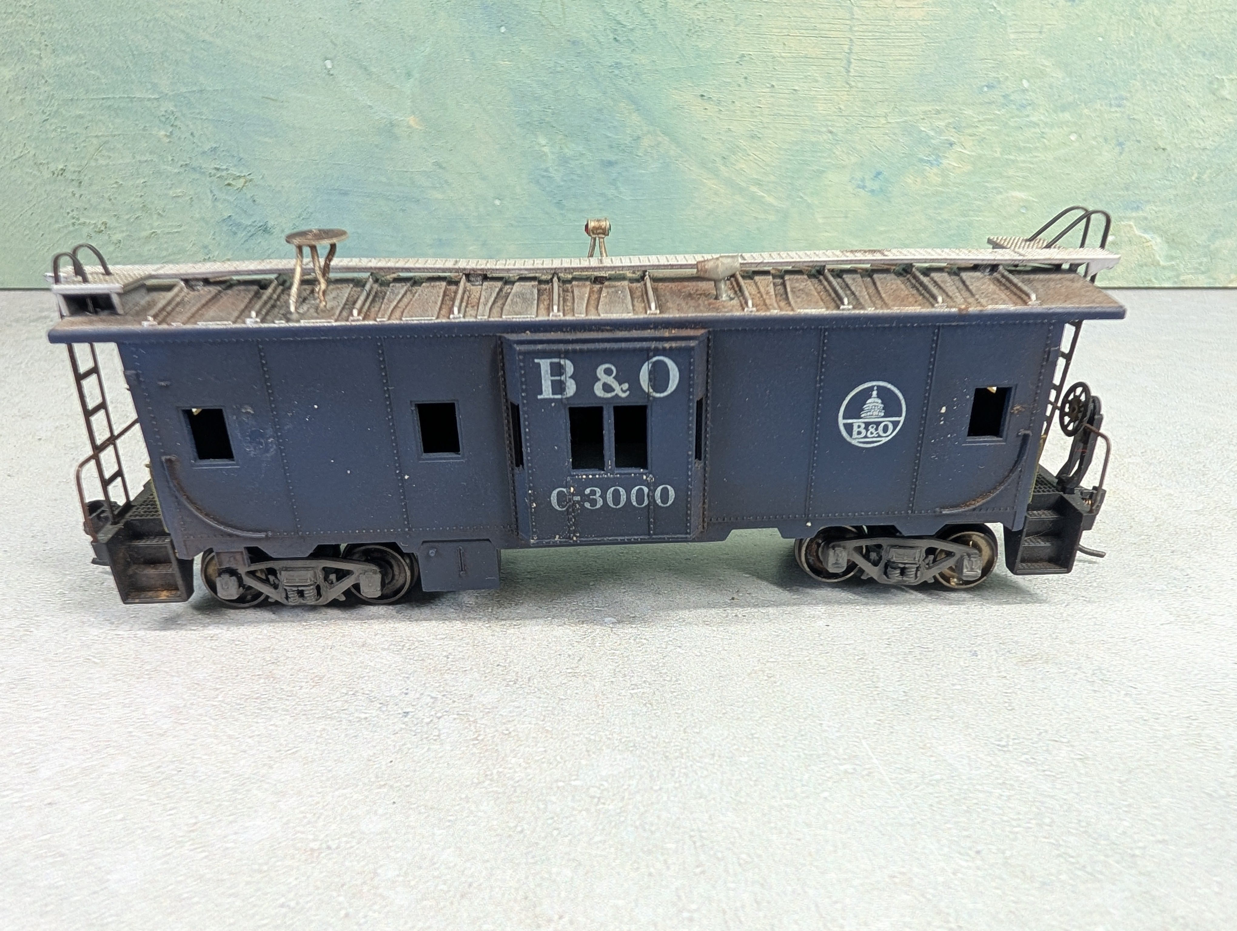 USED Athearn HO Scale Bay Window Caboose Baltimore and Ohio B&O #C-3000 Weathered