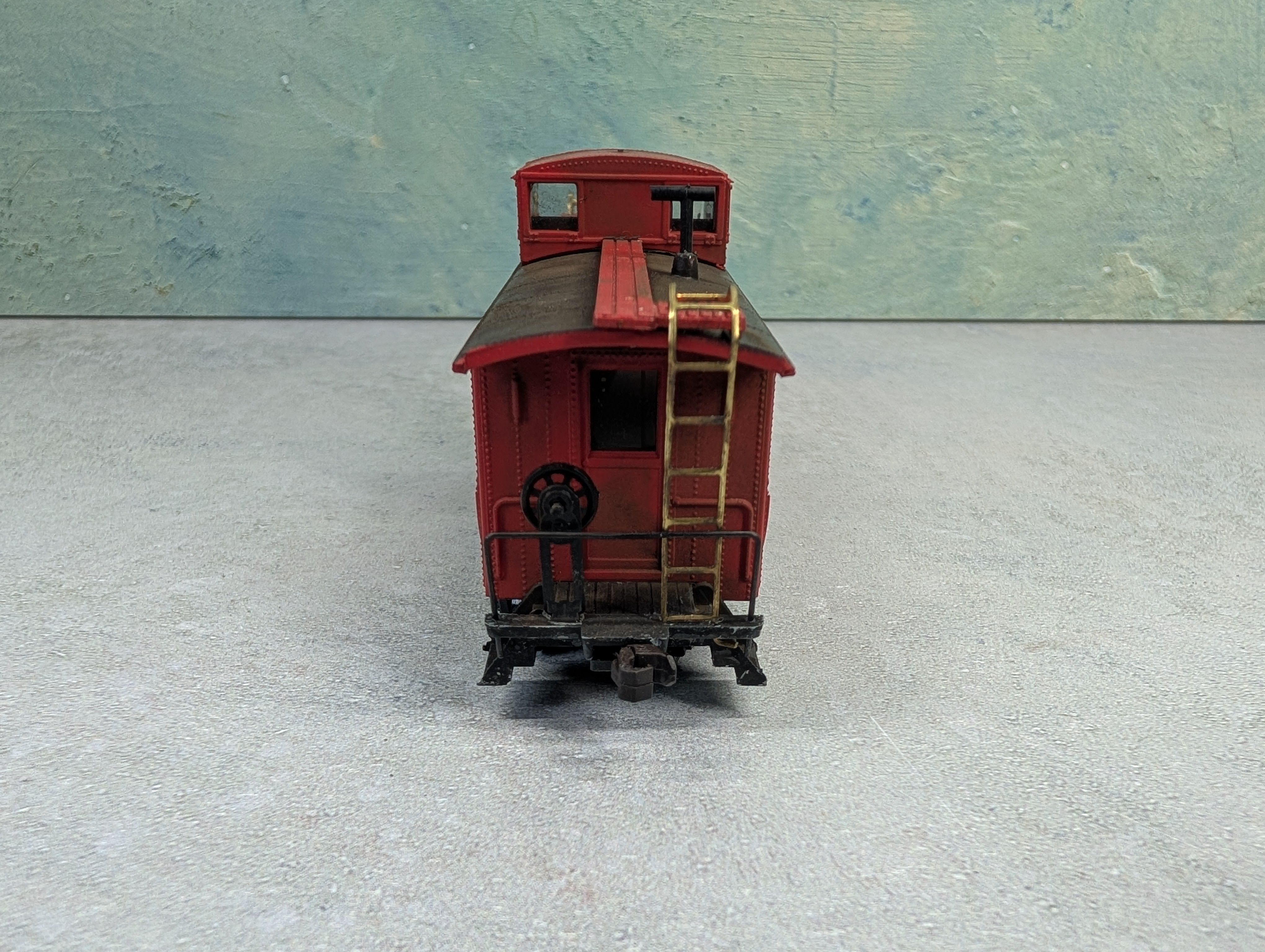 USED Roundhouse HO Scale Caboose Erie #C148 Weathered