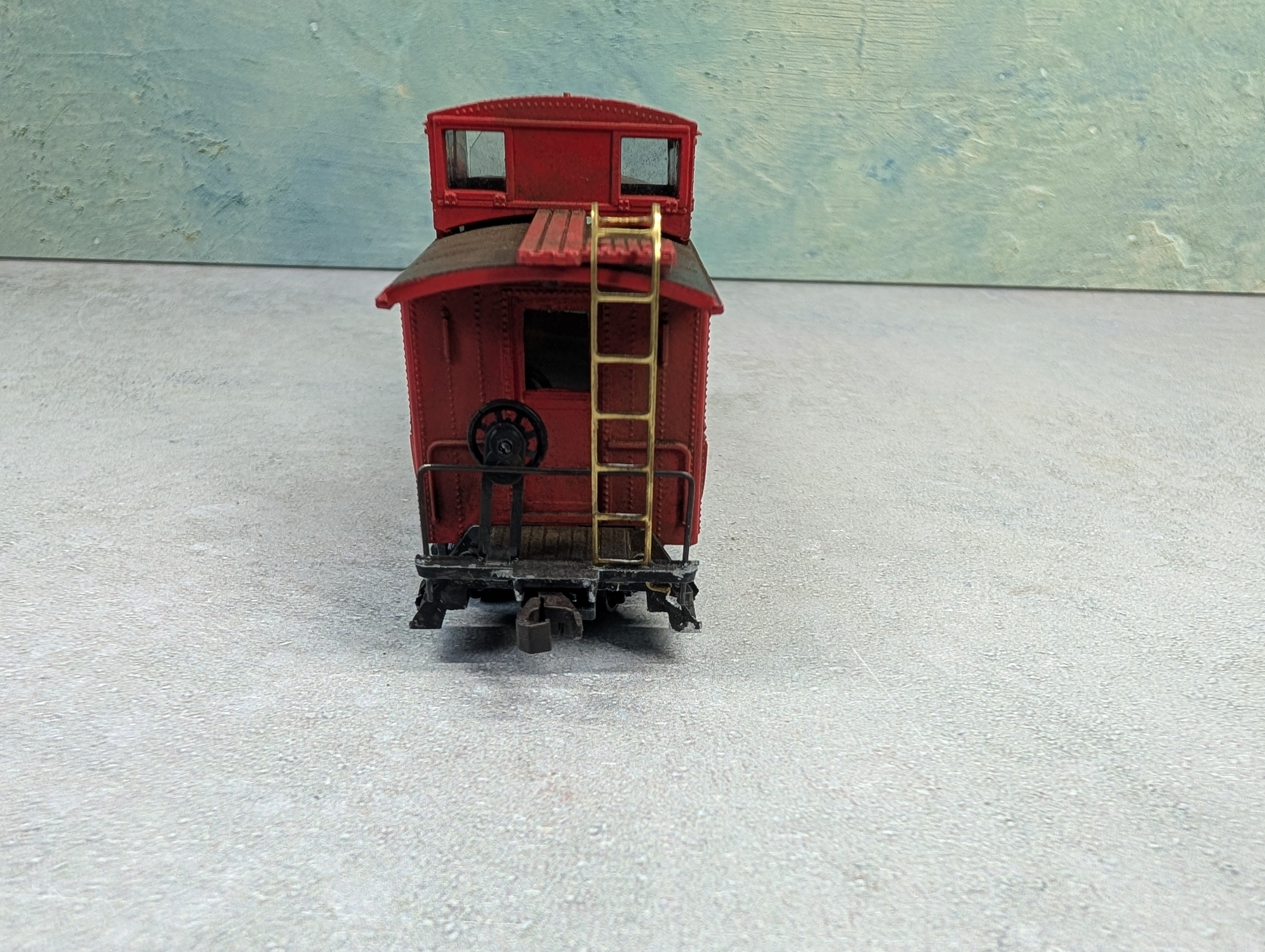 USED Roundhouse HO Scale Caboose Erie #C148 Weathered