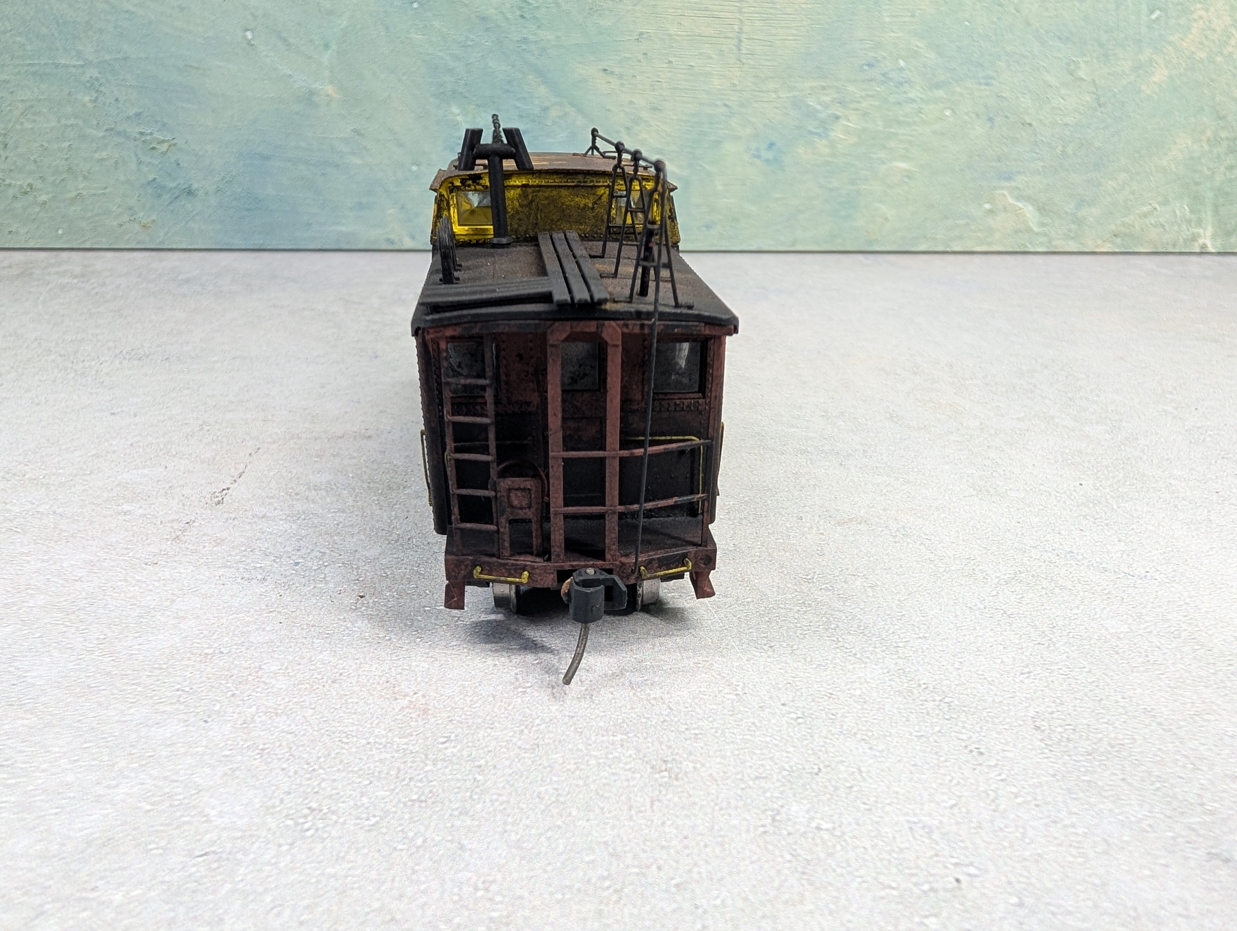 USED Bowser 43378 HO Scale N5 Caboose w/ Trainphone Pennsylvania #477767 Weathered