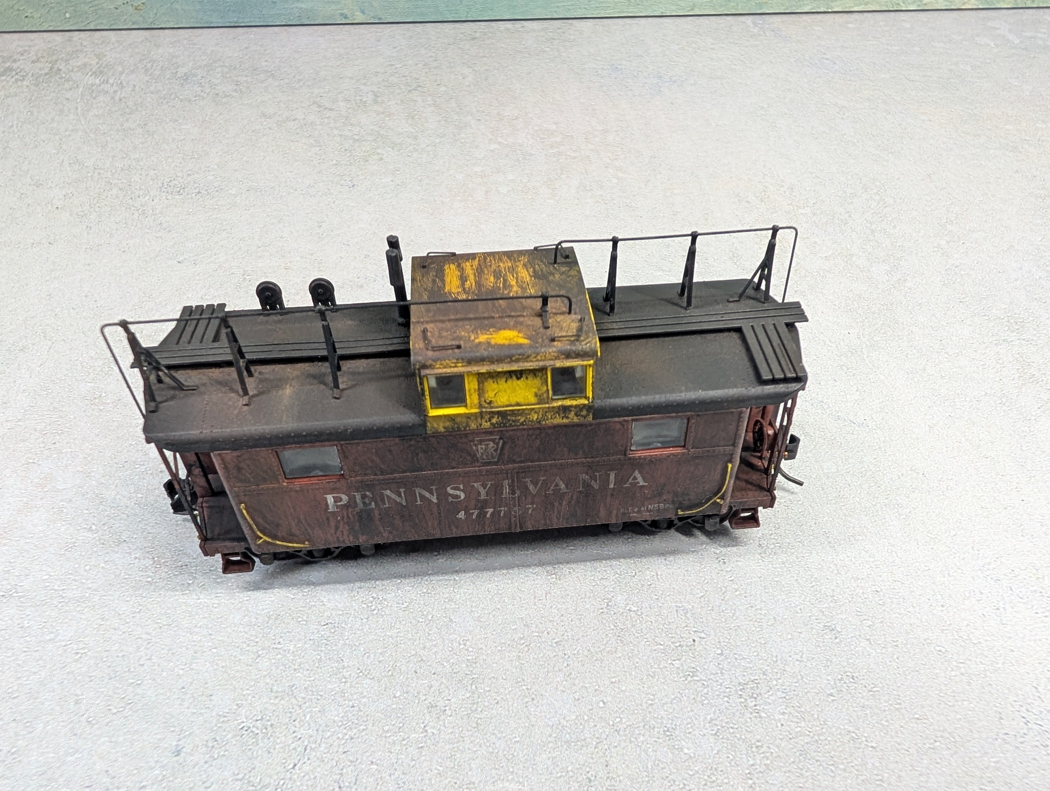 USED Bowser 43378 HO Scale N5 Caboose w/ Trainphone Pennsylvania #477767 Weathered