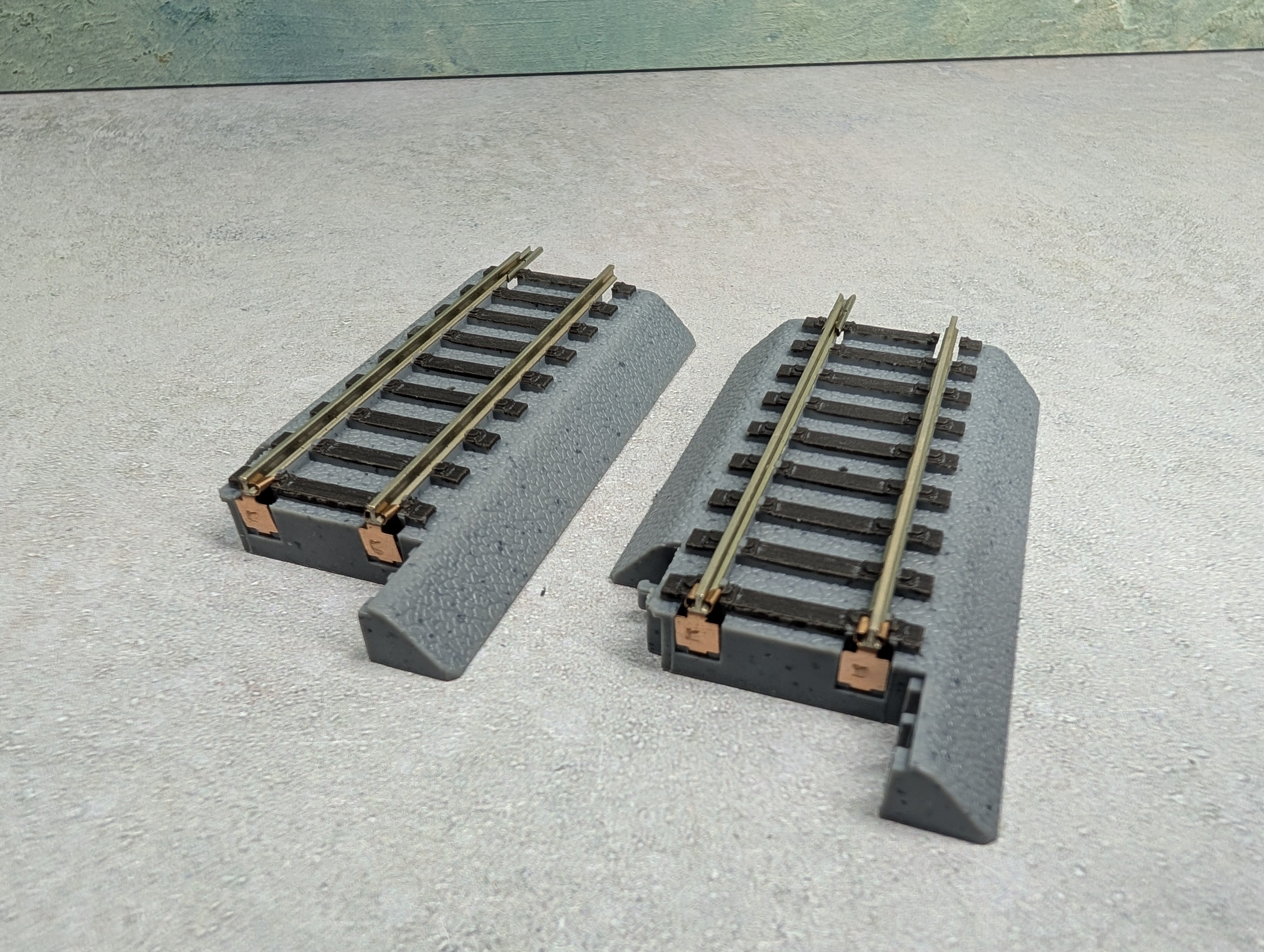 USED WalthersTrainline HO Scale Power-Loc 3" Adaptors, Conversion Straight Track (2 pcs)