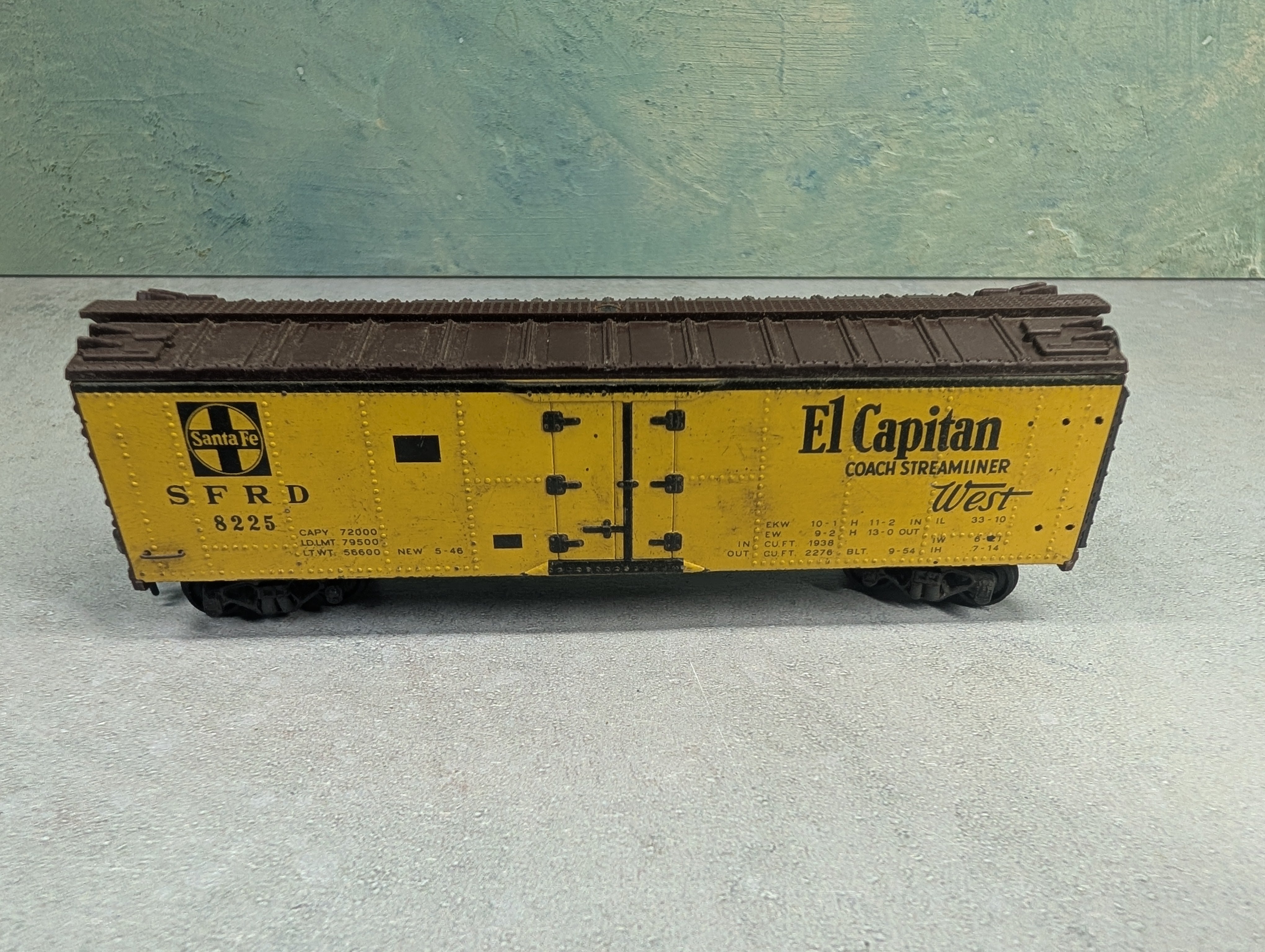 USED Fleischmann HO Scale Box Car, Metal Santa Fe SFRD #8225 El Capitan