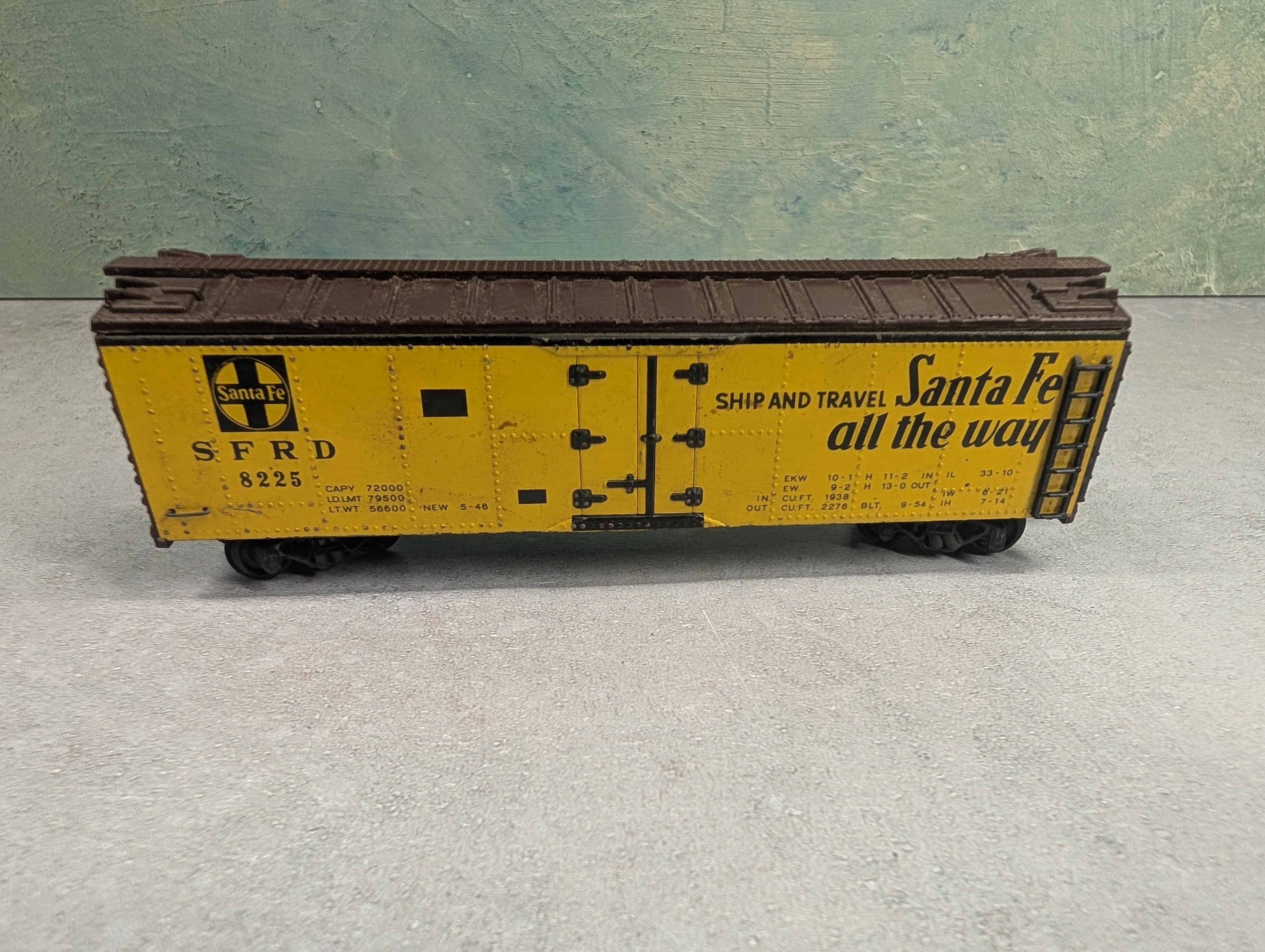 USED Fleischmann HO Scale Box Car, Metal Santa Fe SFRD #8225 El Capitan