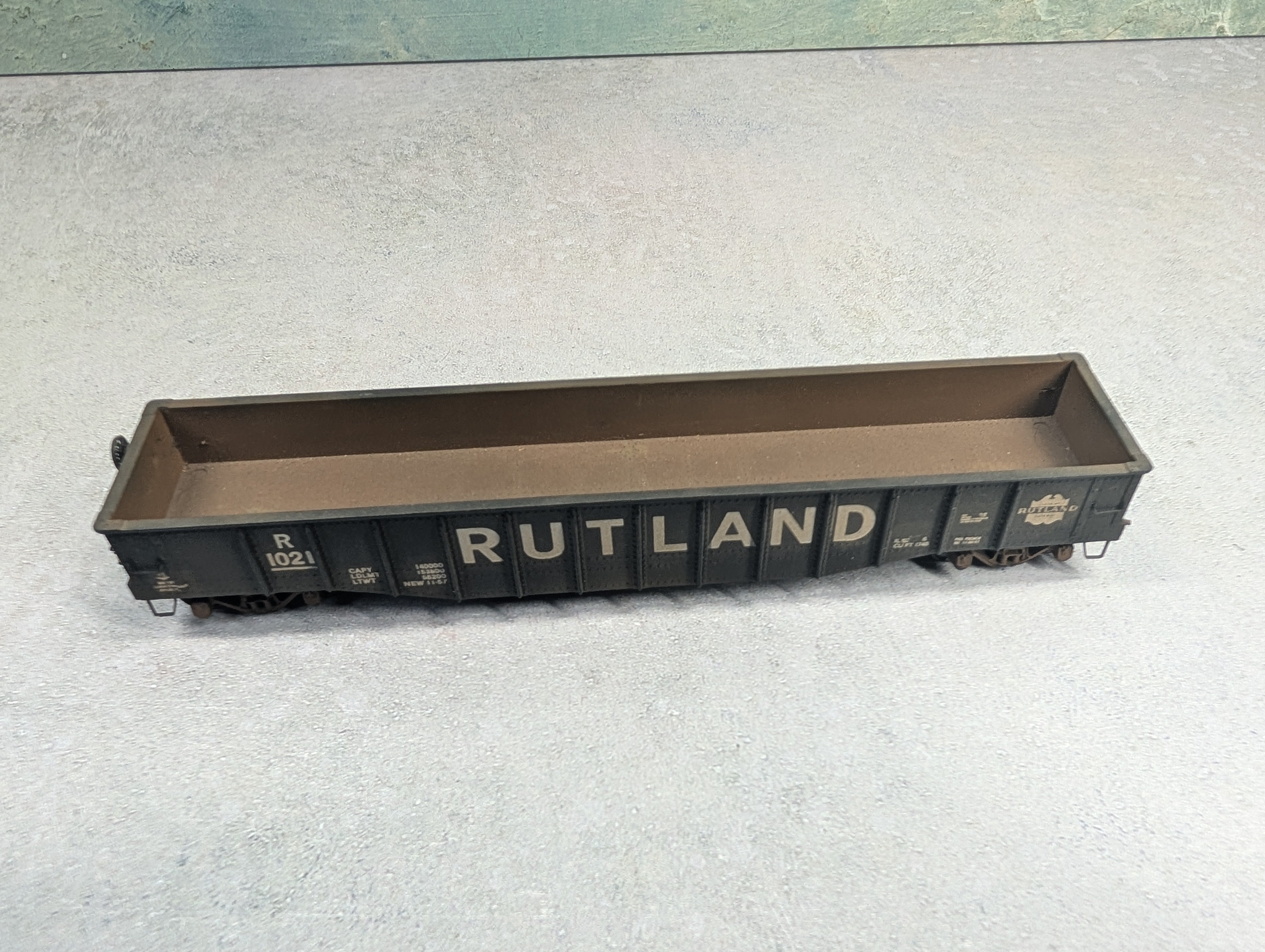 USED HO Scale 49' Gondola Rutland #1021 Weathered