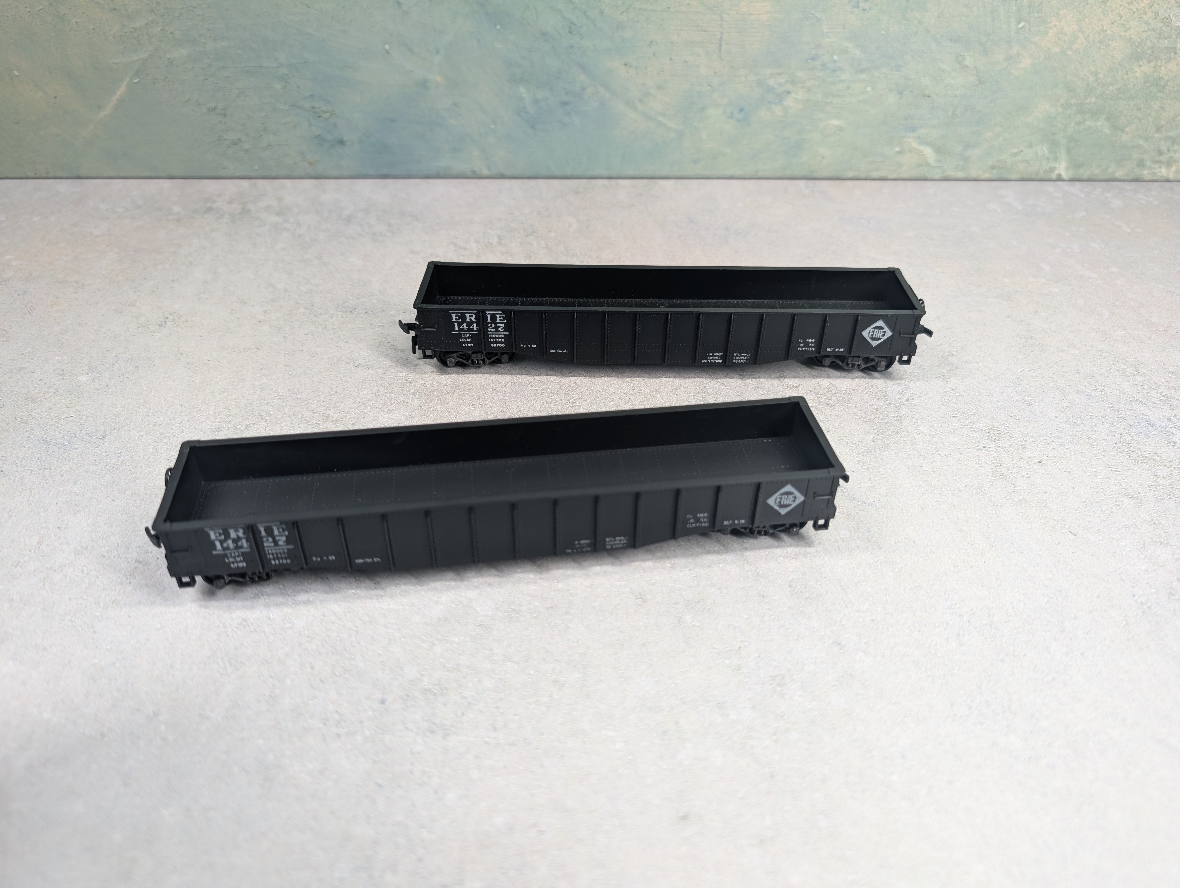 USED HO Scale Pair of 49' Gondolas Erie #14427