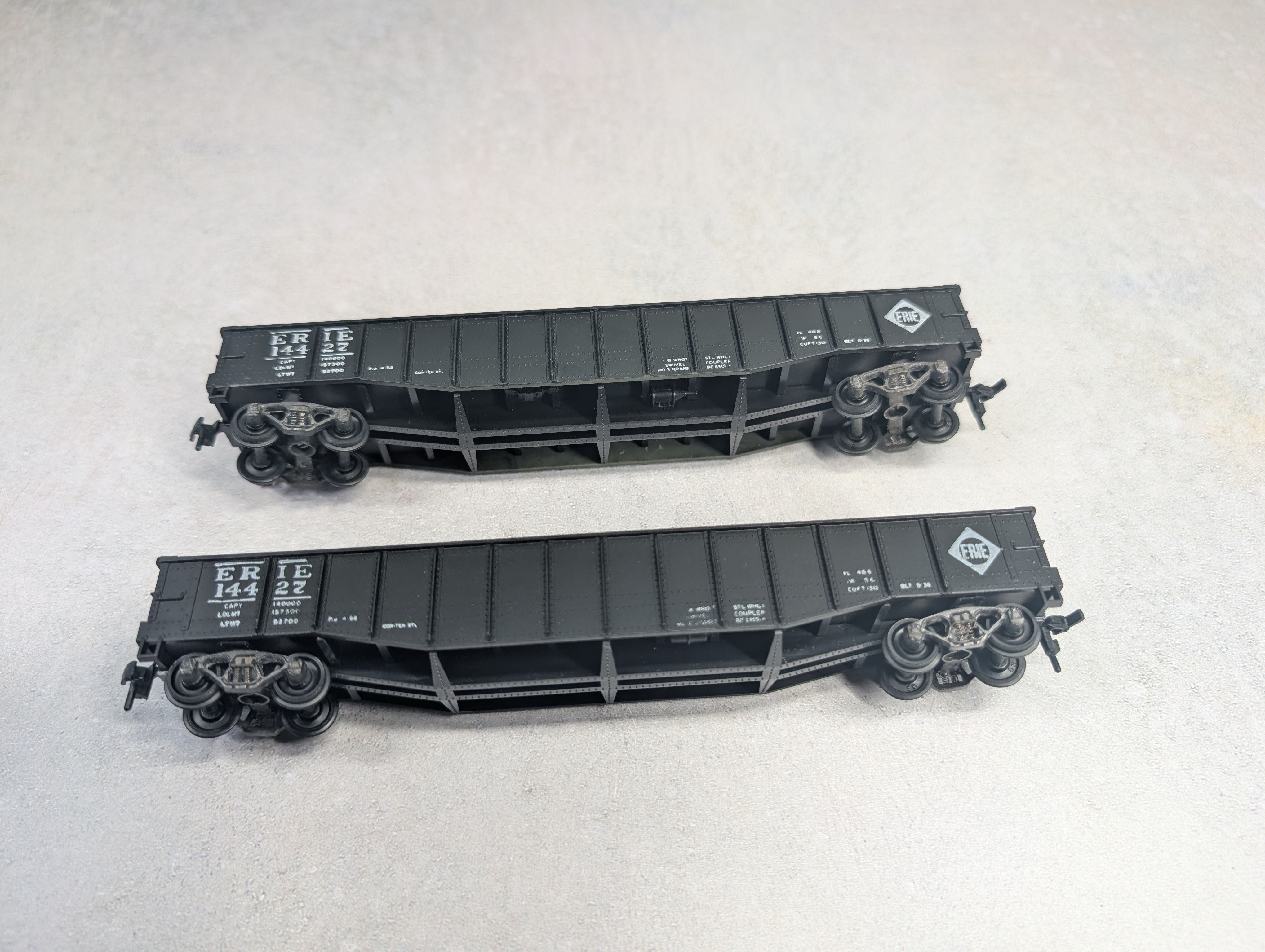USED HO Scale Pair of 49' Gondolas Erie #14427