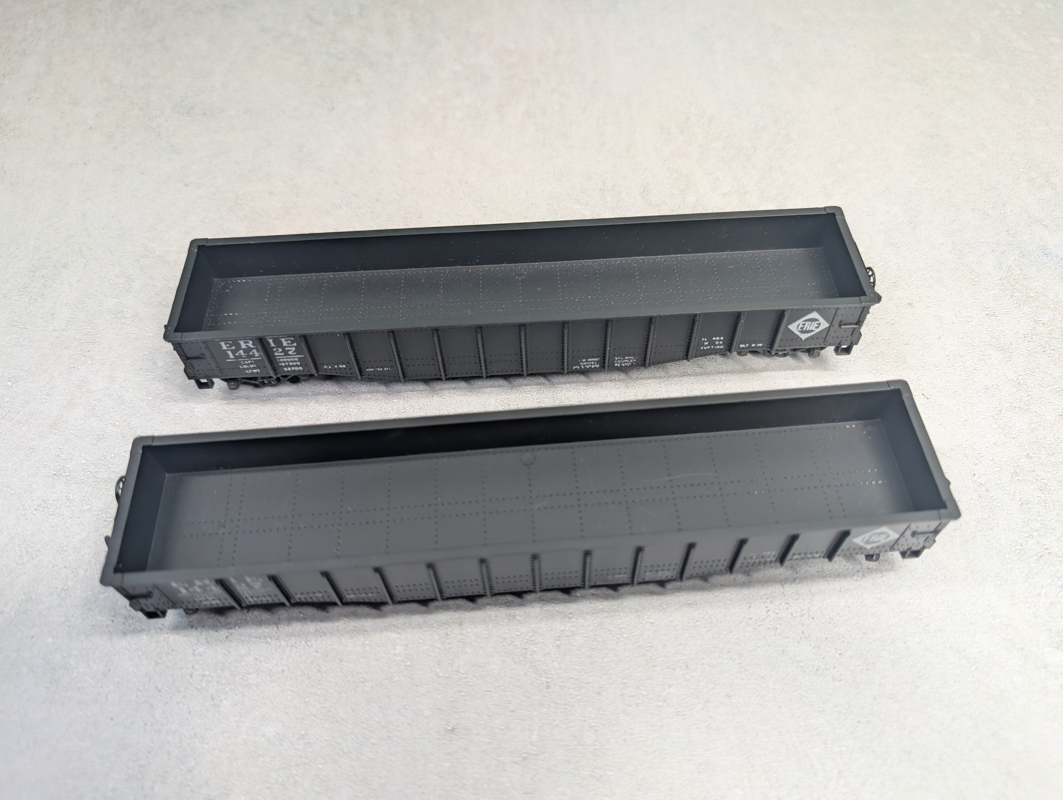 USED HO Scale Pair of 49' Gondolas Erie #14427