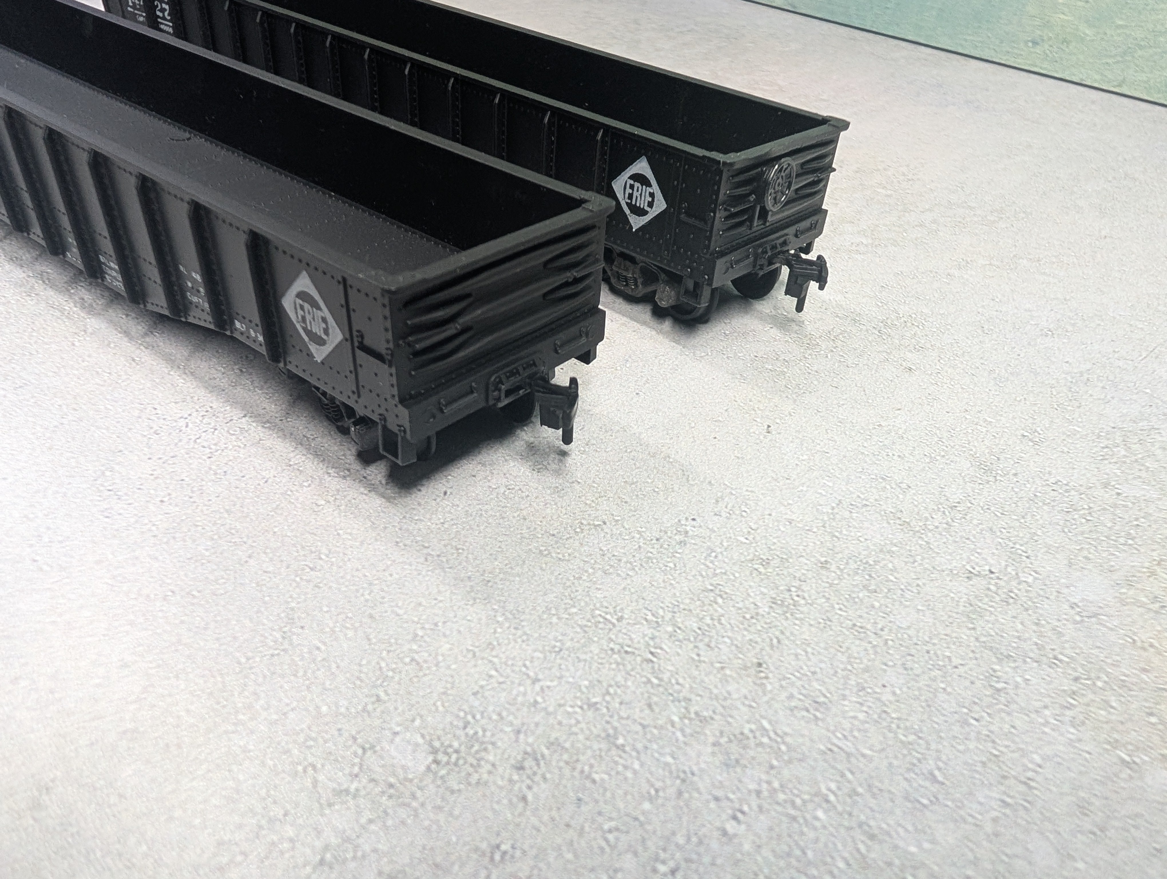 USED HO Scale Pair of 49' Gondolas Erie #14427