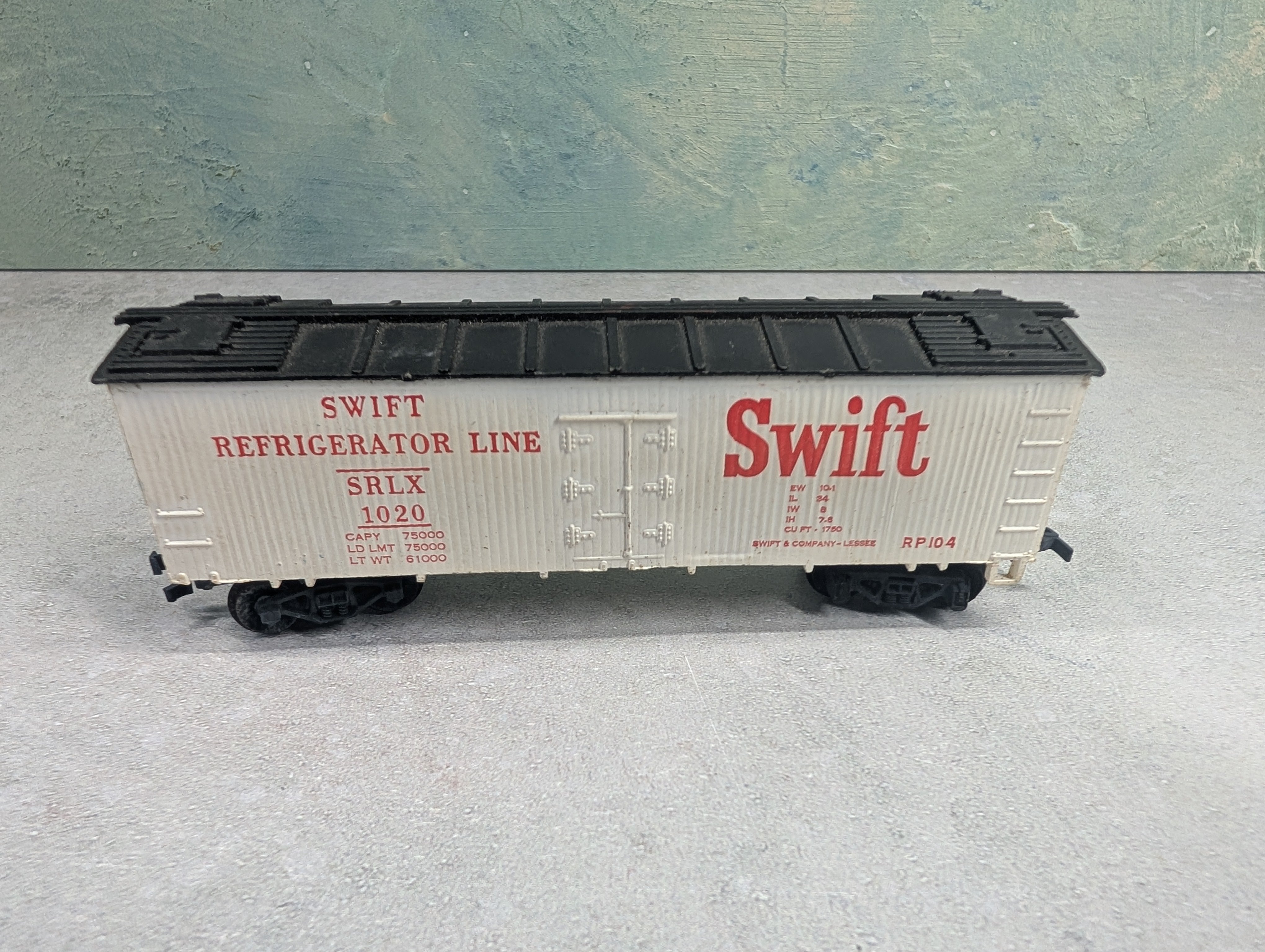 USED HO Scale Wooden Reefer Swift SRLX #1020