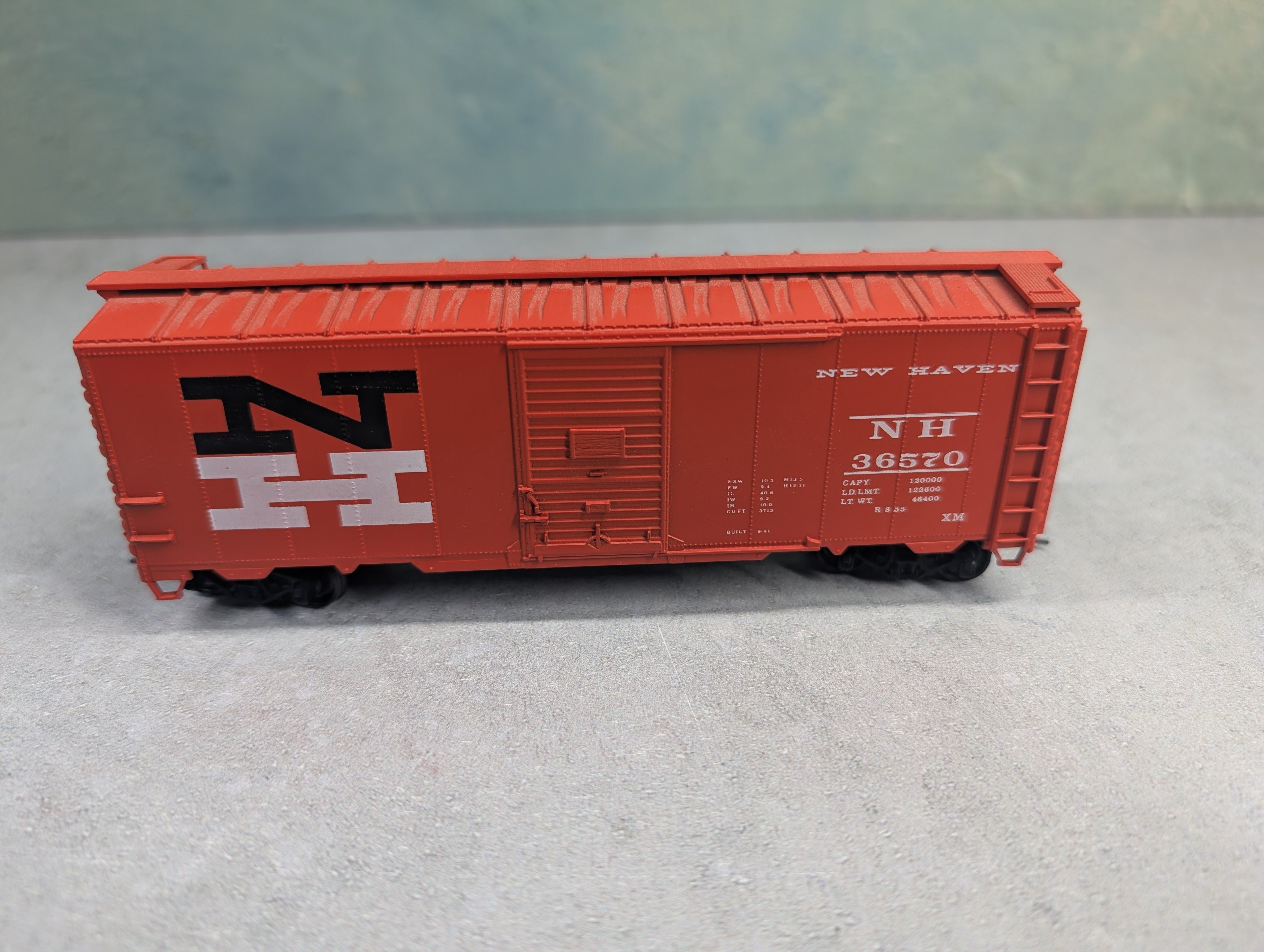 USED Accurail HO Scale 40' Box Car New Haven NH #36570