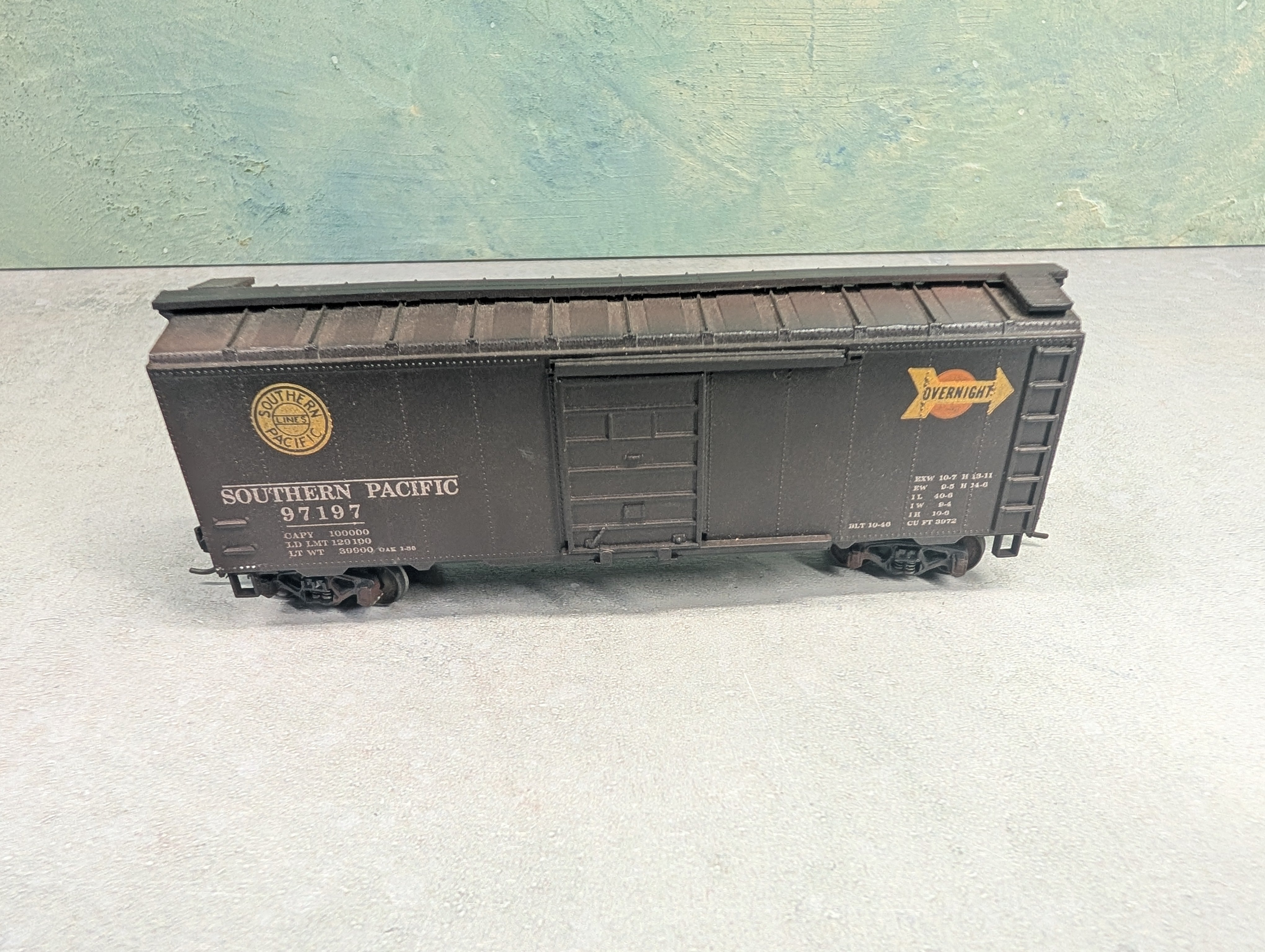 USED Roundhouse HO Scale 40' Box Car Southern Pacific #97197 Weathered