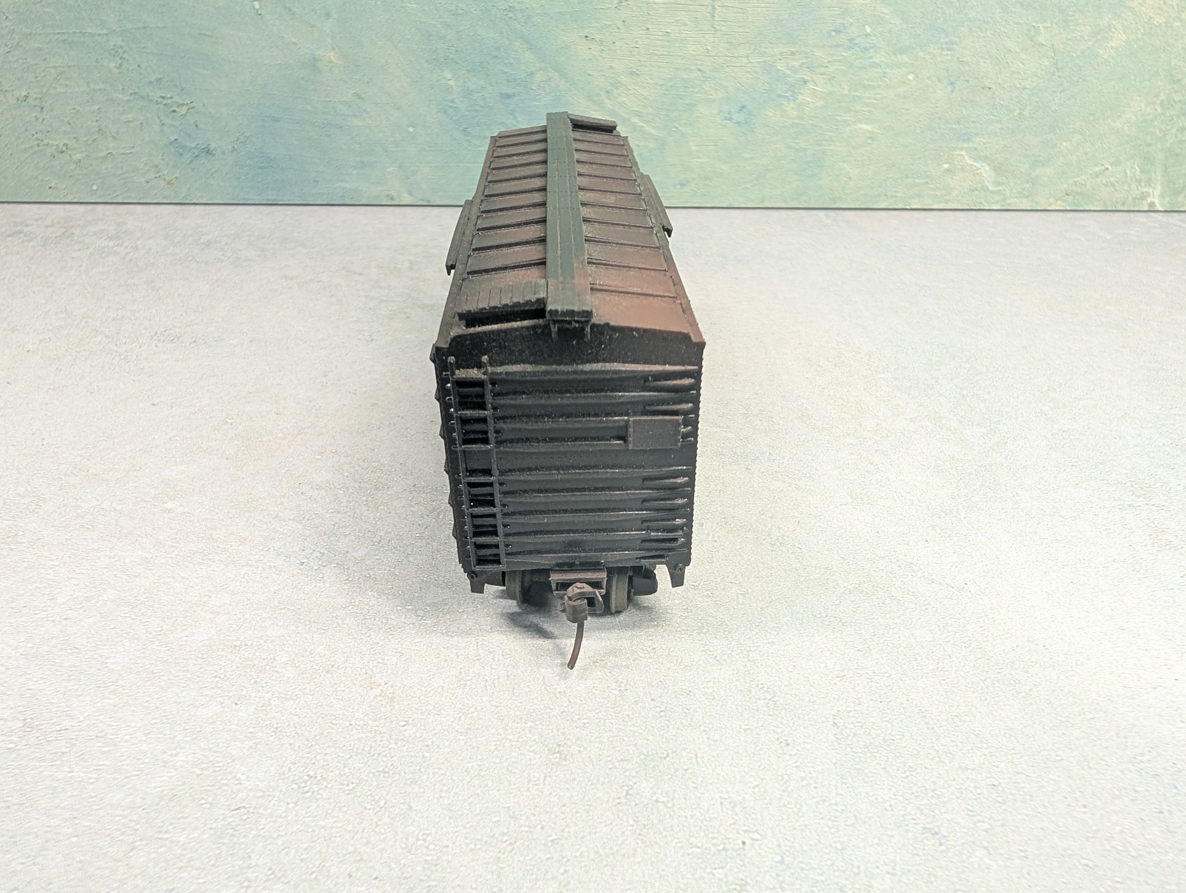 USED Roundhouse HO Scale 40' Box Car Southern Pacific #97197 Weathered