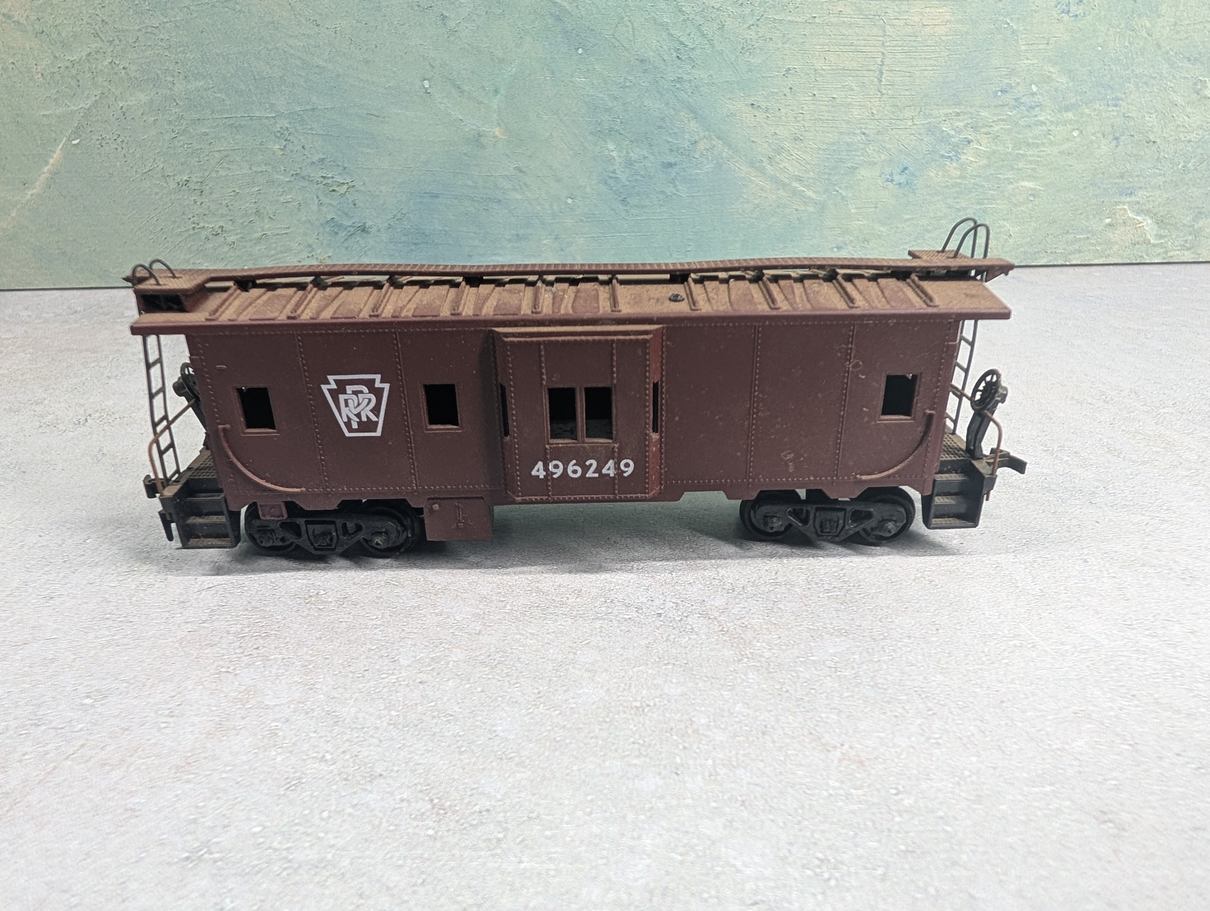 USED Athearn HO Scale Bay Window Caboose Pennsylvania #496249