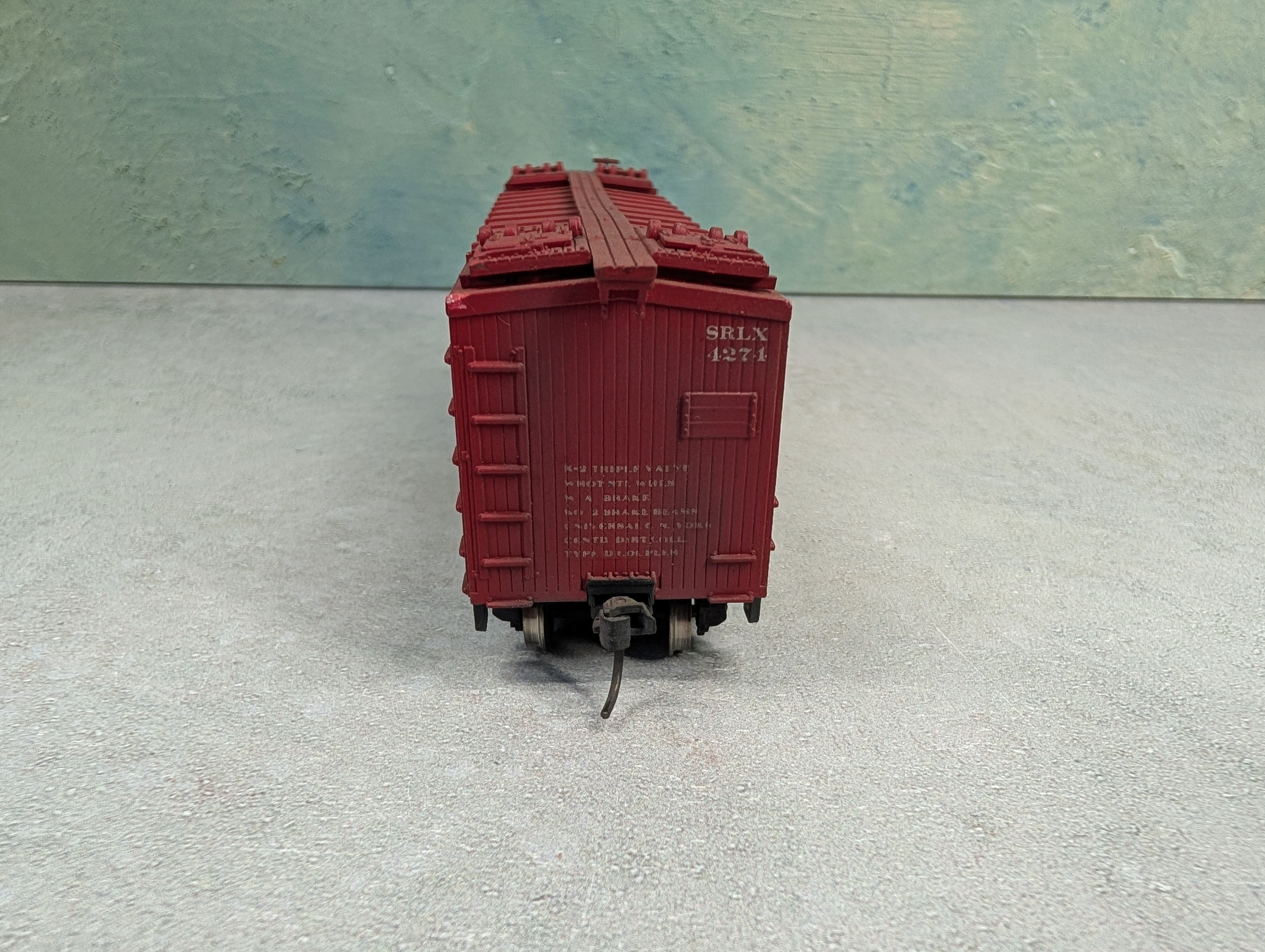 USED TRAIN MINIATURE HO Scale Wooden Reefer Swift SRLX #4274 Weathered