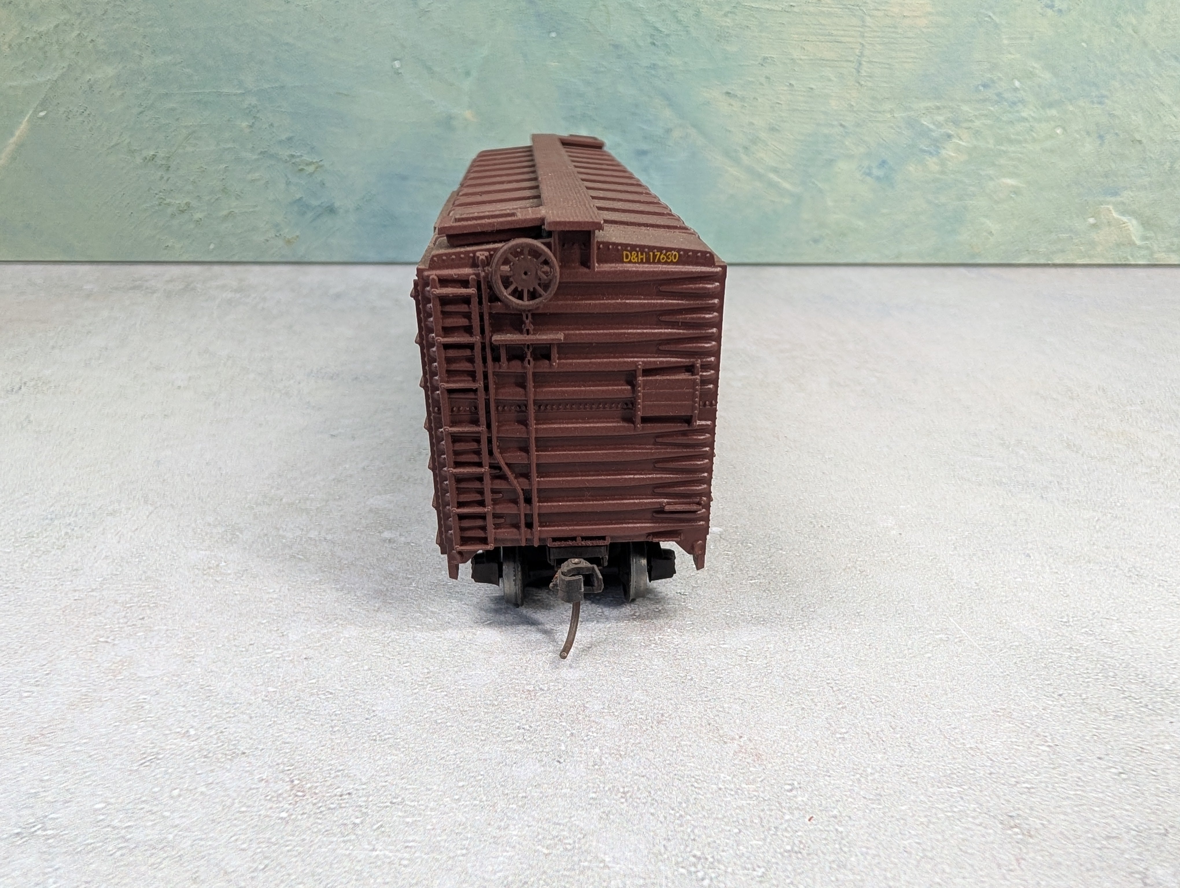 USED Athearn HO Scale 40' Box Car Delaware and Hudson D&H #17630 Weathered