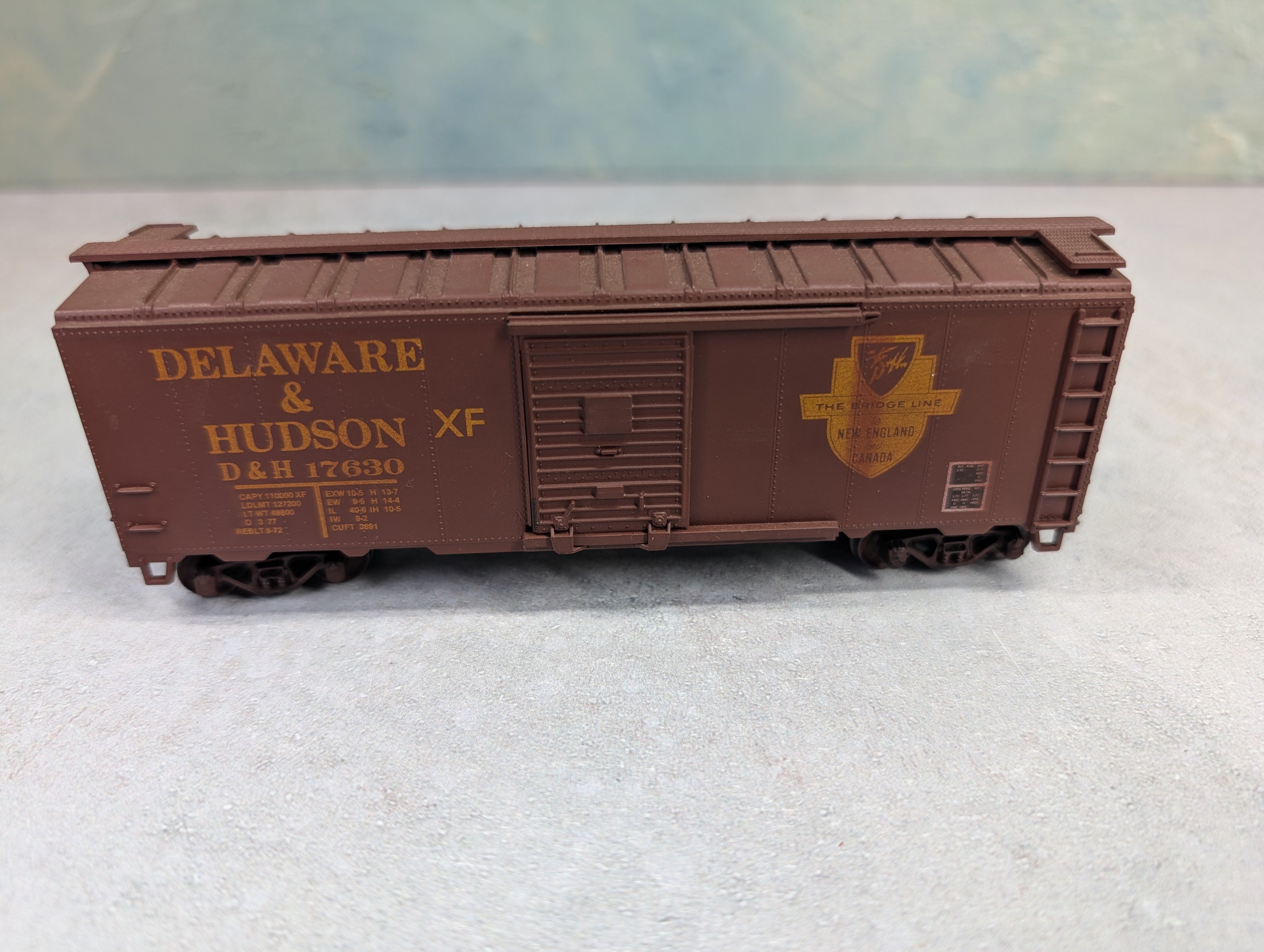 USED Athearn HO Scale 40' Box Car Delaware and Hudson D&H #17630 Weathered