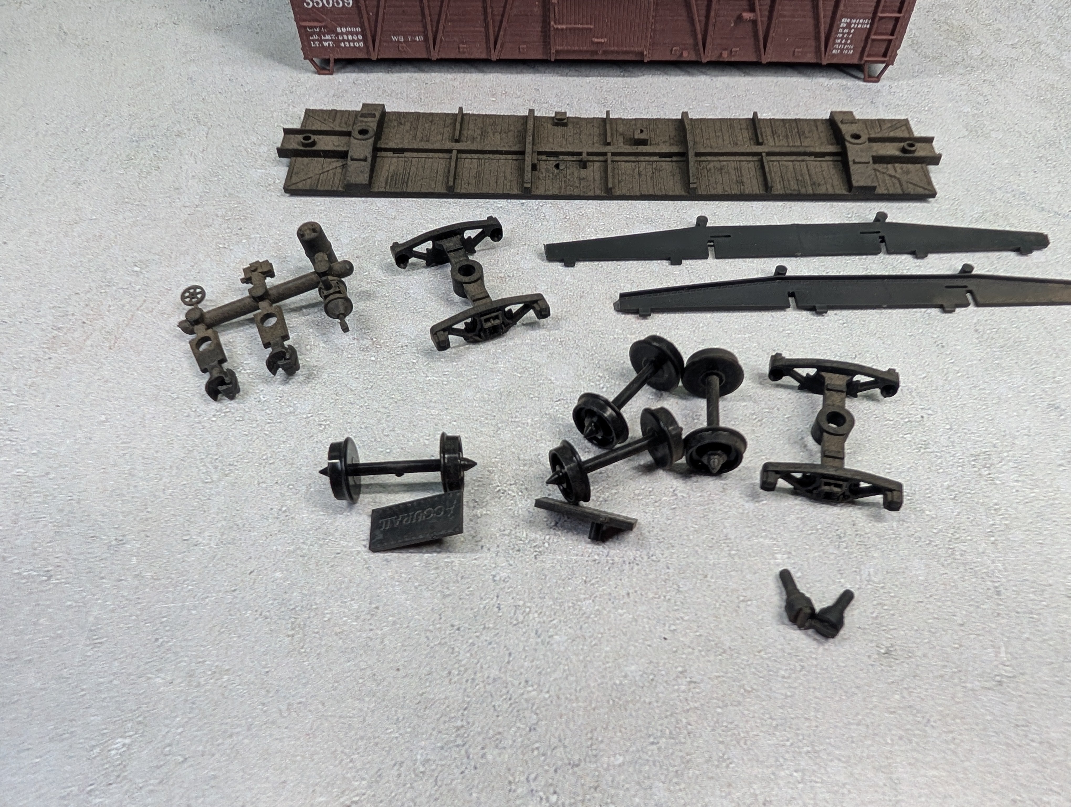 USED Accurail HO Scale 40' Wooden Box Car Maine Central MEC #35059 KIT