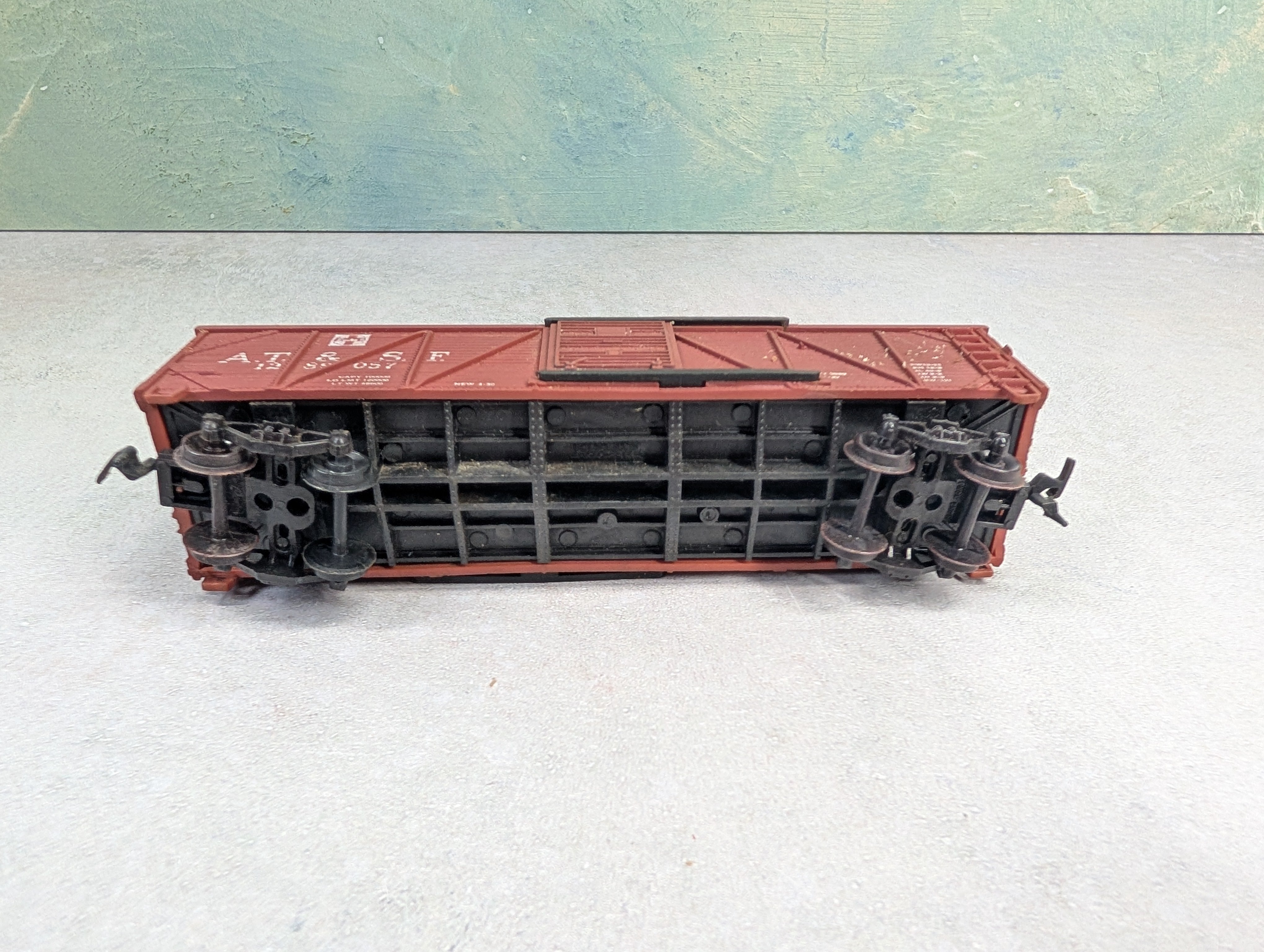 USED Life-Like HO Scale 40' Wooden Box Car Santa Fe ATSF #1289057