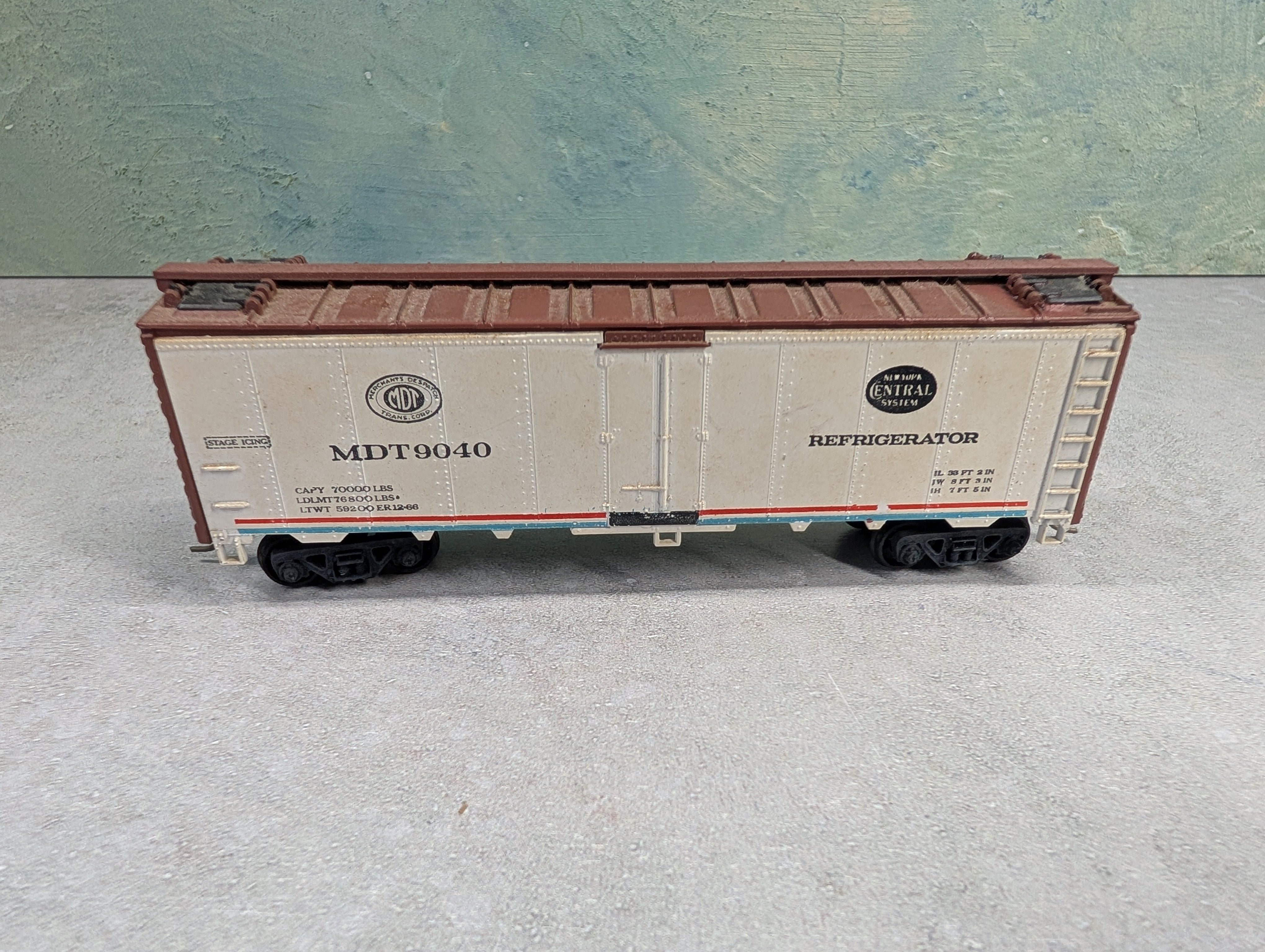 USED Athearn HO Scale 40' Reefer New York Central MDT #9040