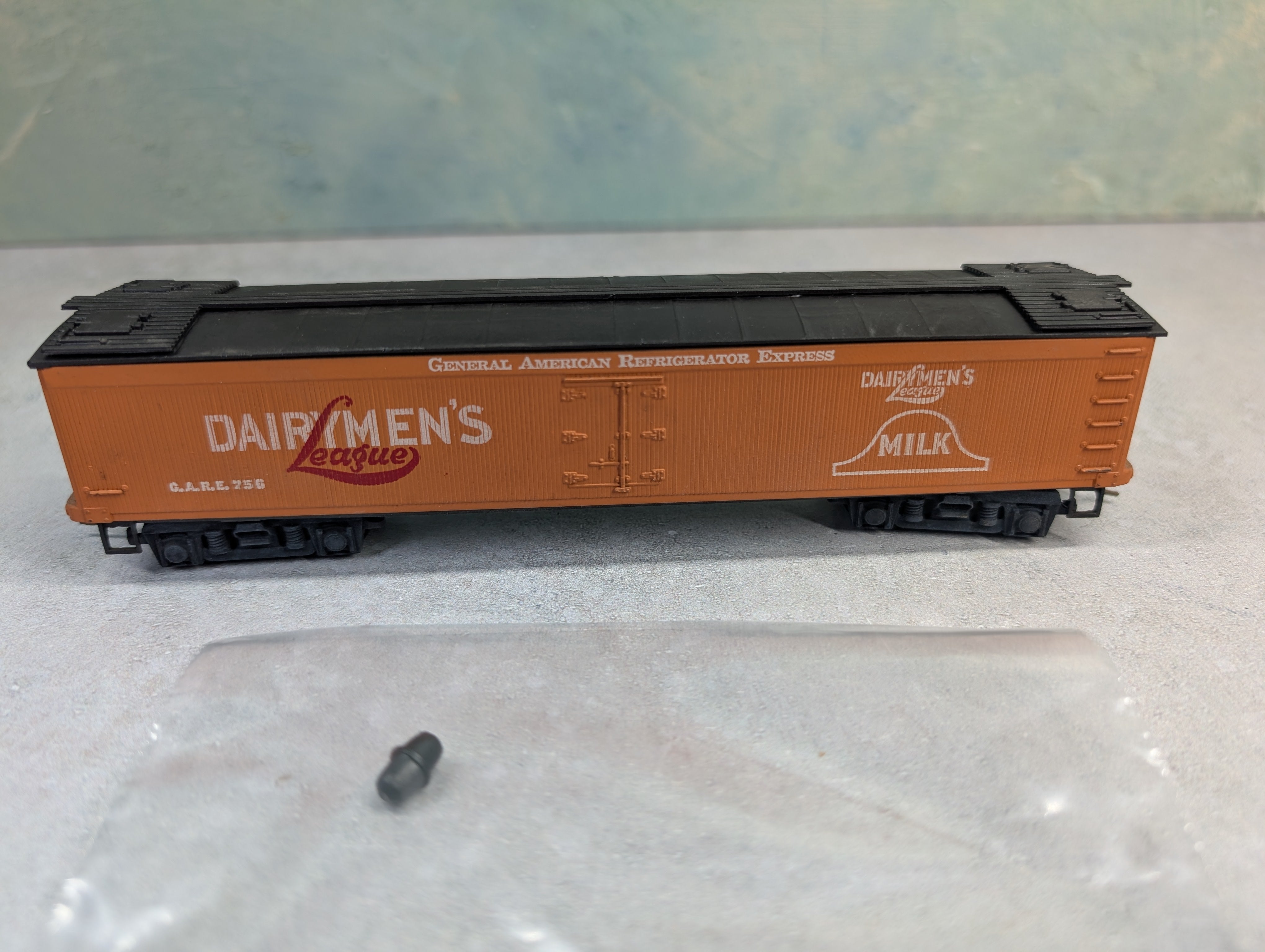 USED Roundhouse HO Scale 50' Express Reefer Dairymen's League Milk GARE #756