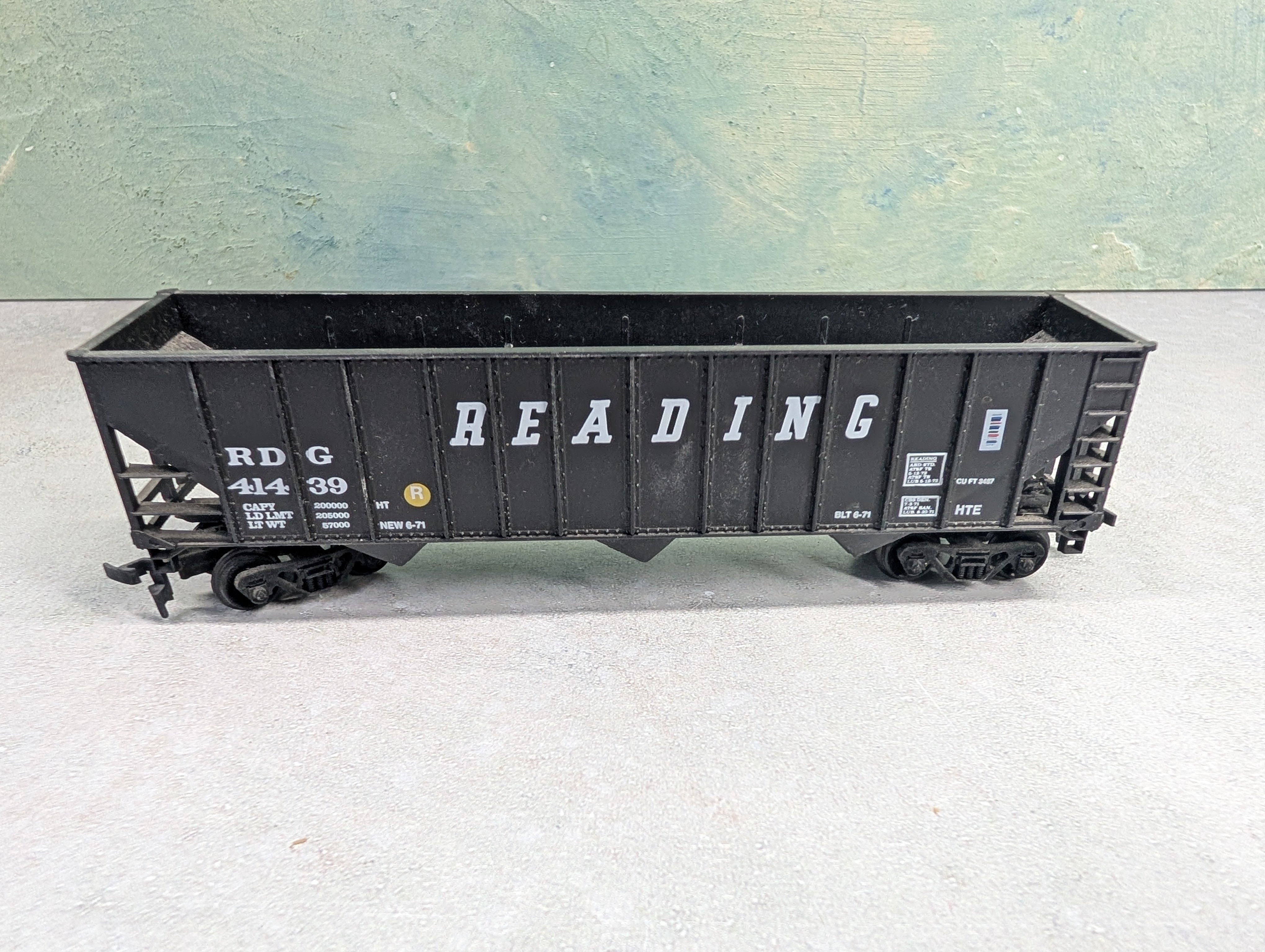 USED HO Scale 3 Bay Open Hopper Reading RDG #41439