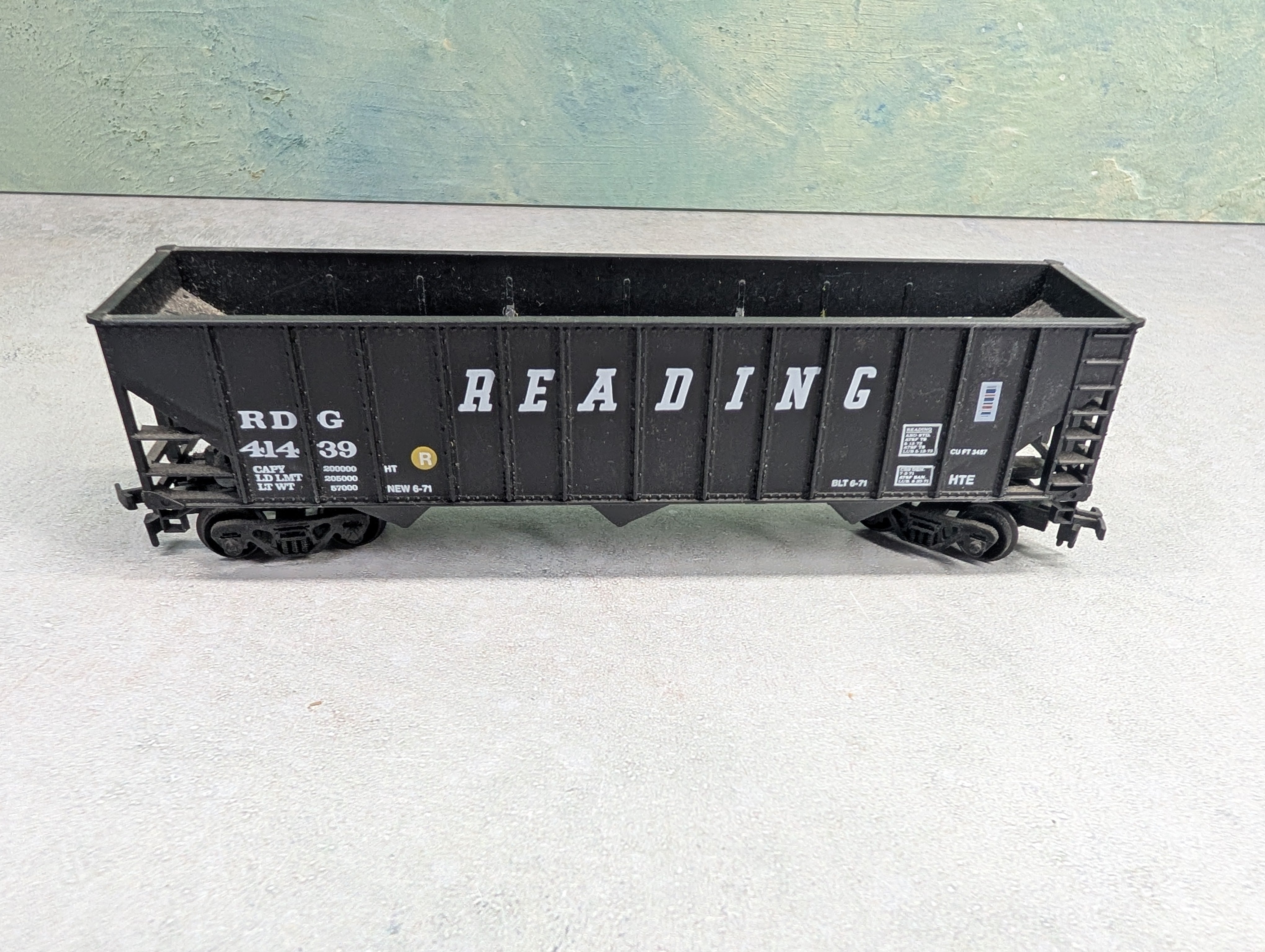 USED HO Scale 3 Bay Open Hopper Reading RDG #41439