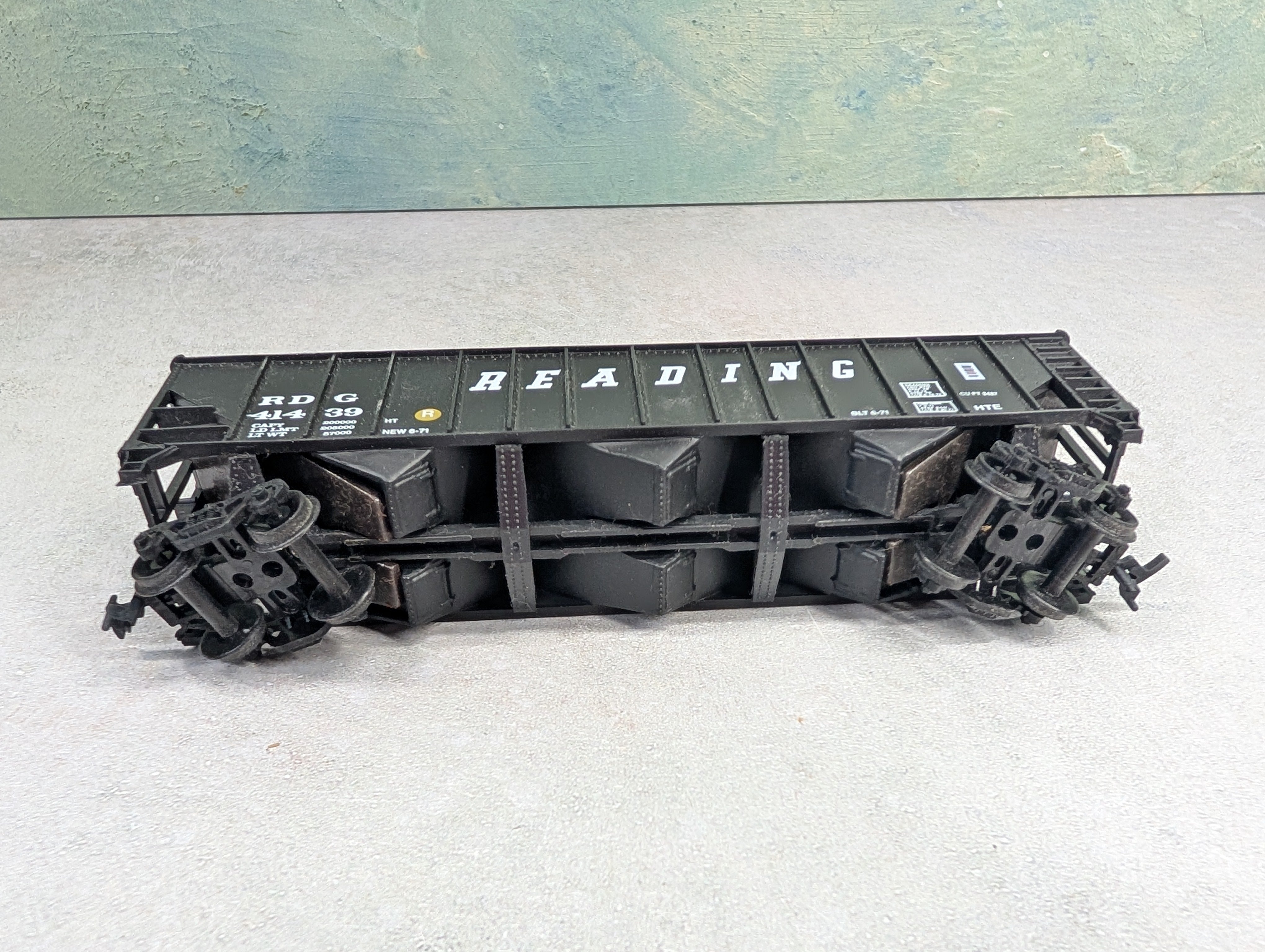 USED HO Scale 3 Bay Open Hopper Reading RDG #41439