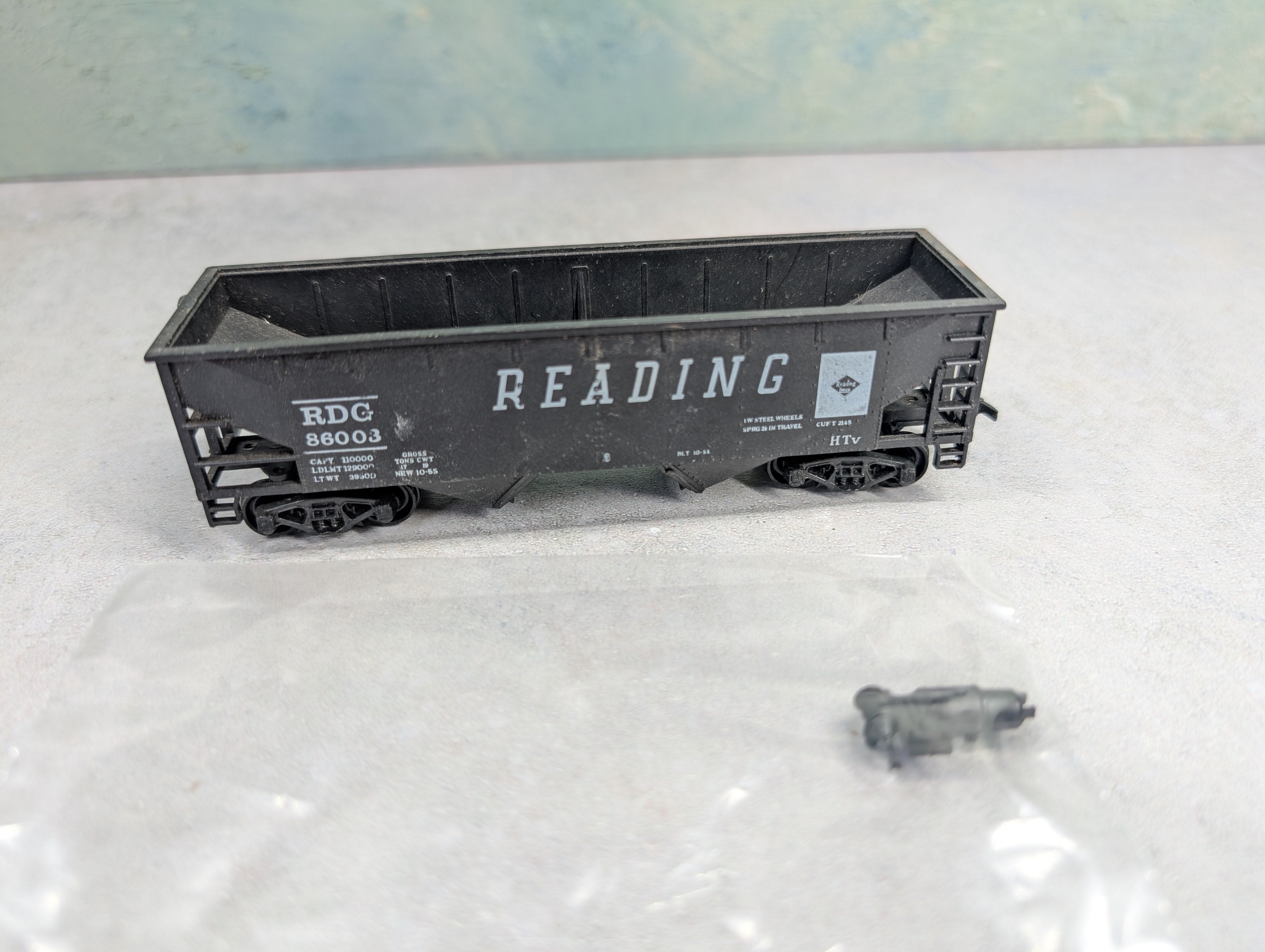 USED HO Scale 2 Bay Open Hopper Reading RDG #86003