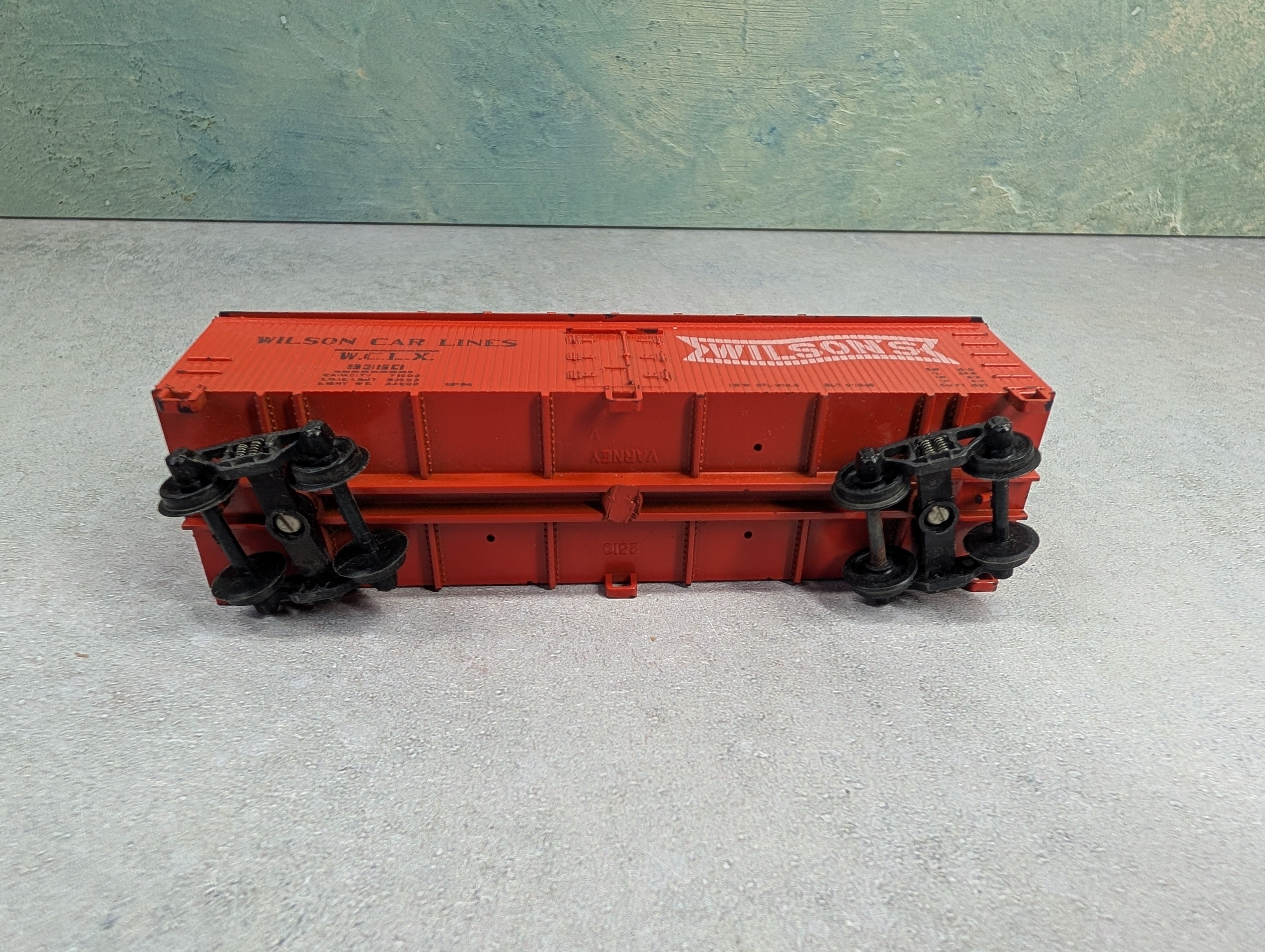 USED Varney HO Scale Wooden Box Car Wilson's WCLX #9350