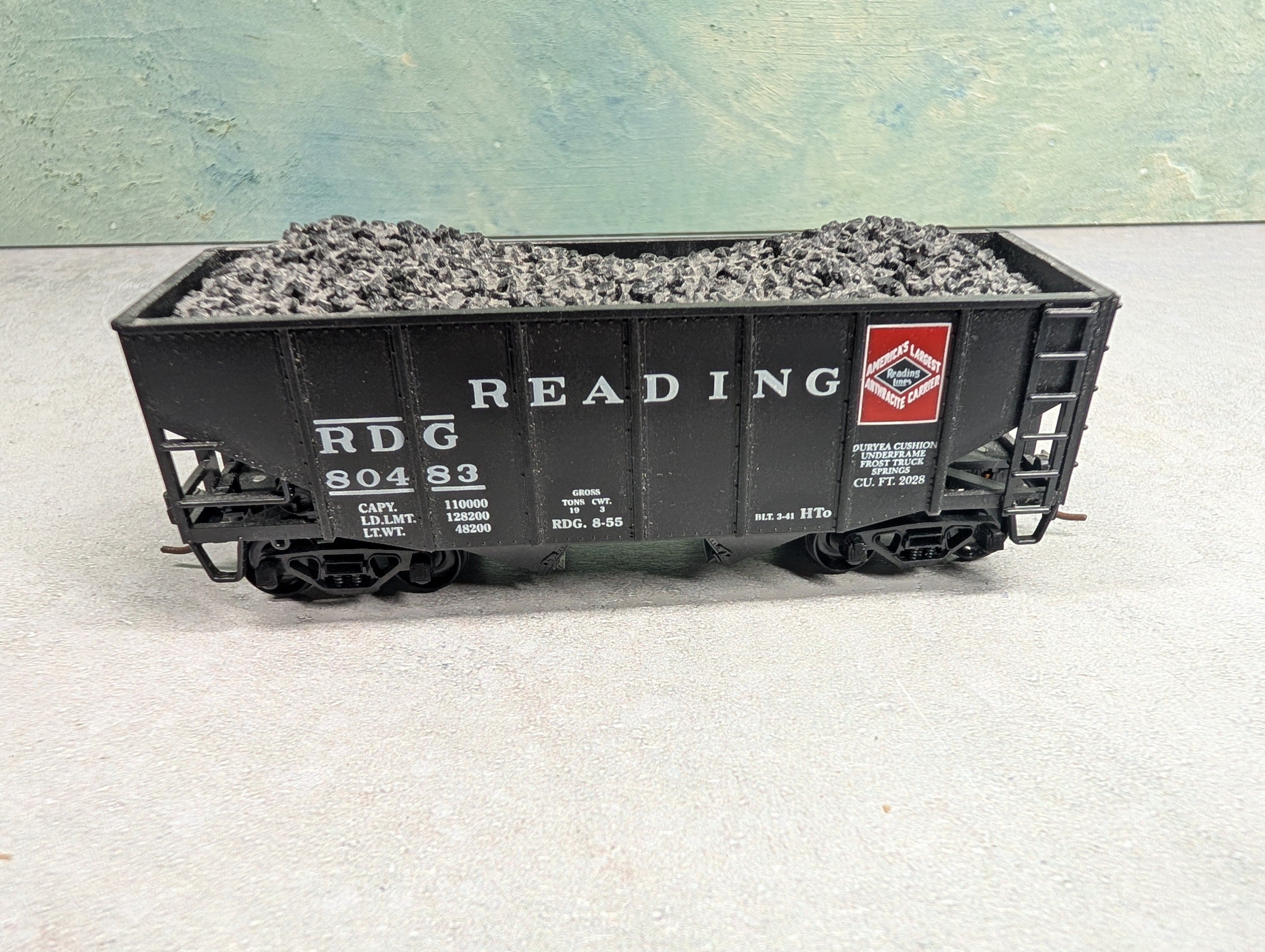 USED Stewart Hobbies HO Scale 2 Bay Open Hopper Reading RDG #80483 w/ Coal Load