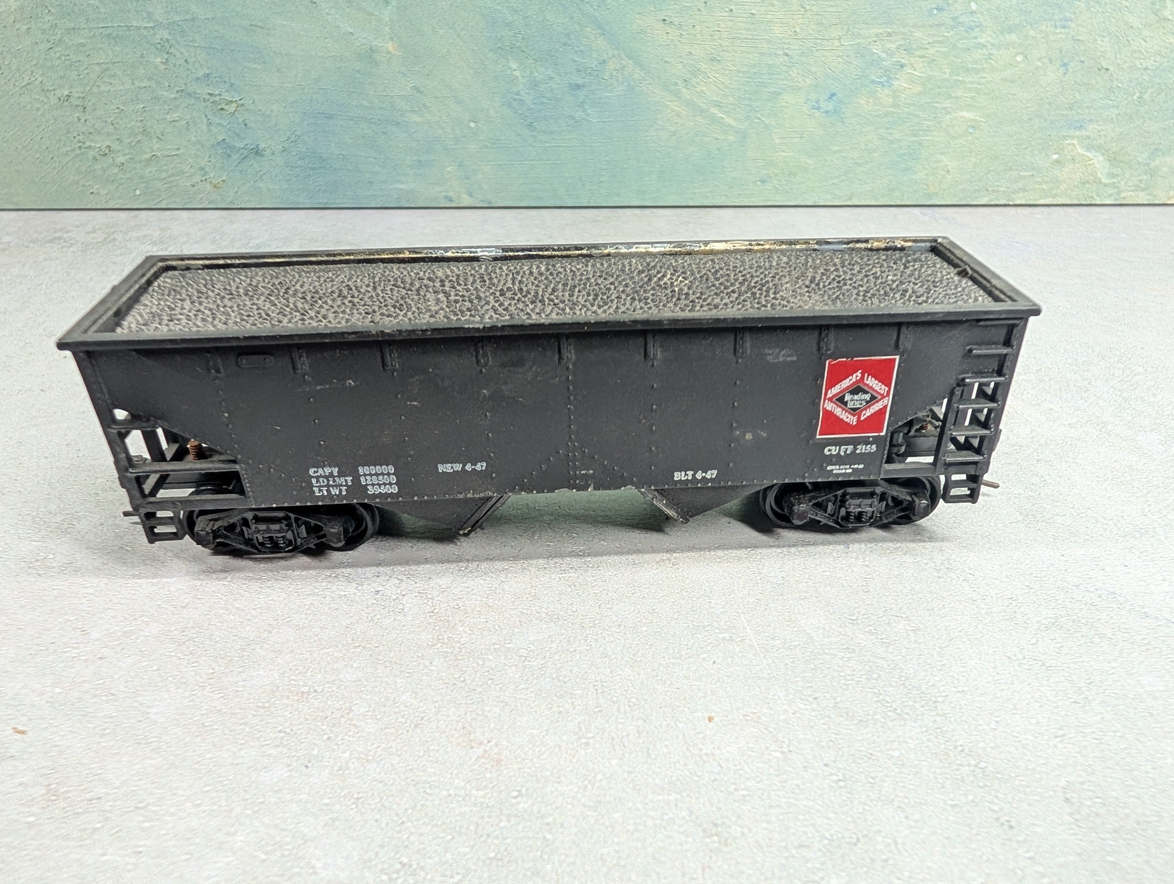 USED HO Scale 2 Bay Open Hopper w/ Plastic Coal Load Reading RDG #82163
