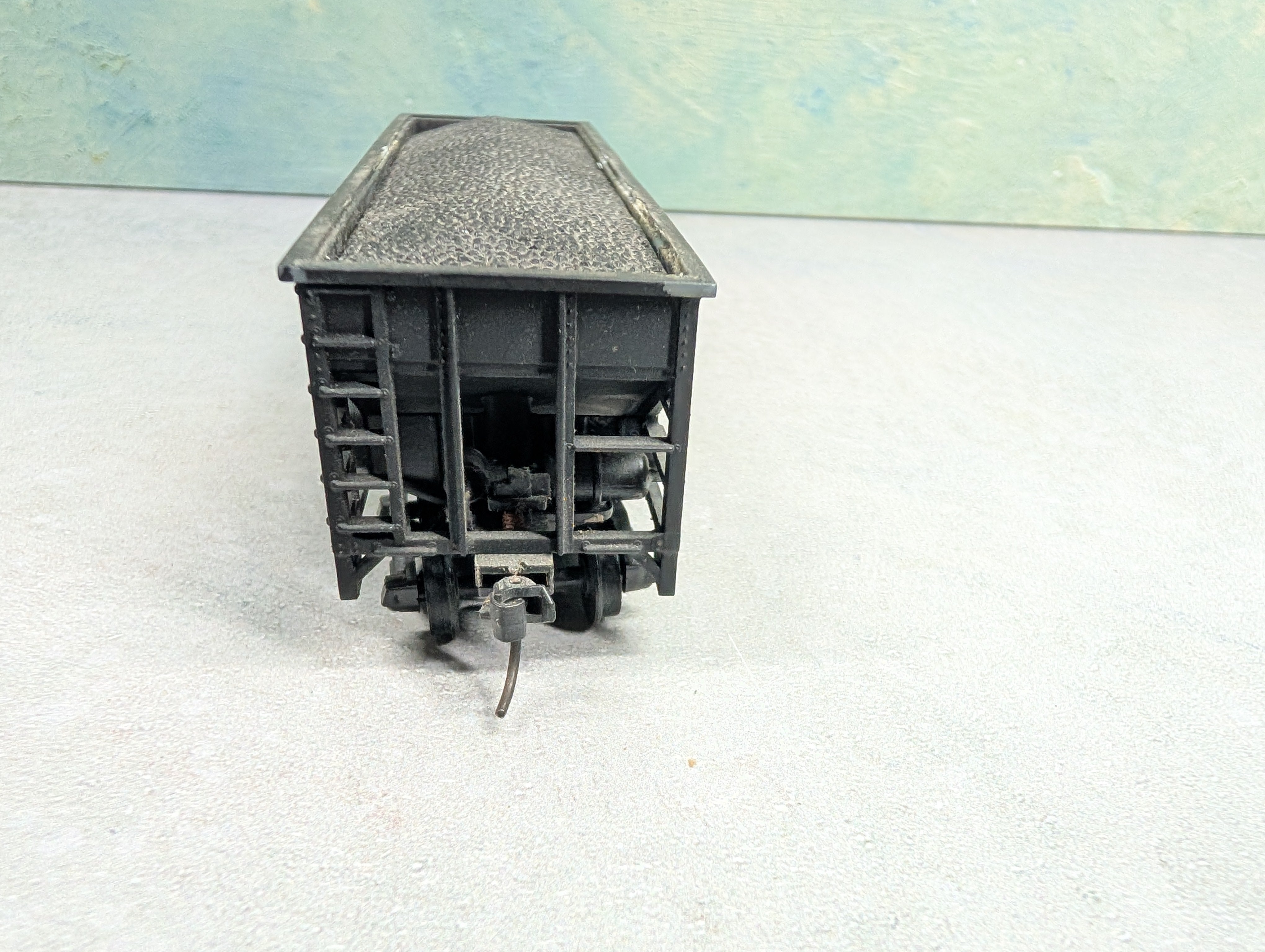 USED HO Scale 2 Bay Open Hopper w/ Plastic Coal Load Reading RDG #82163