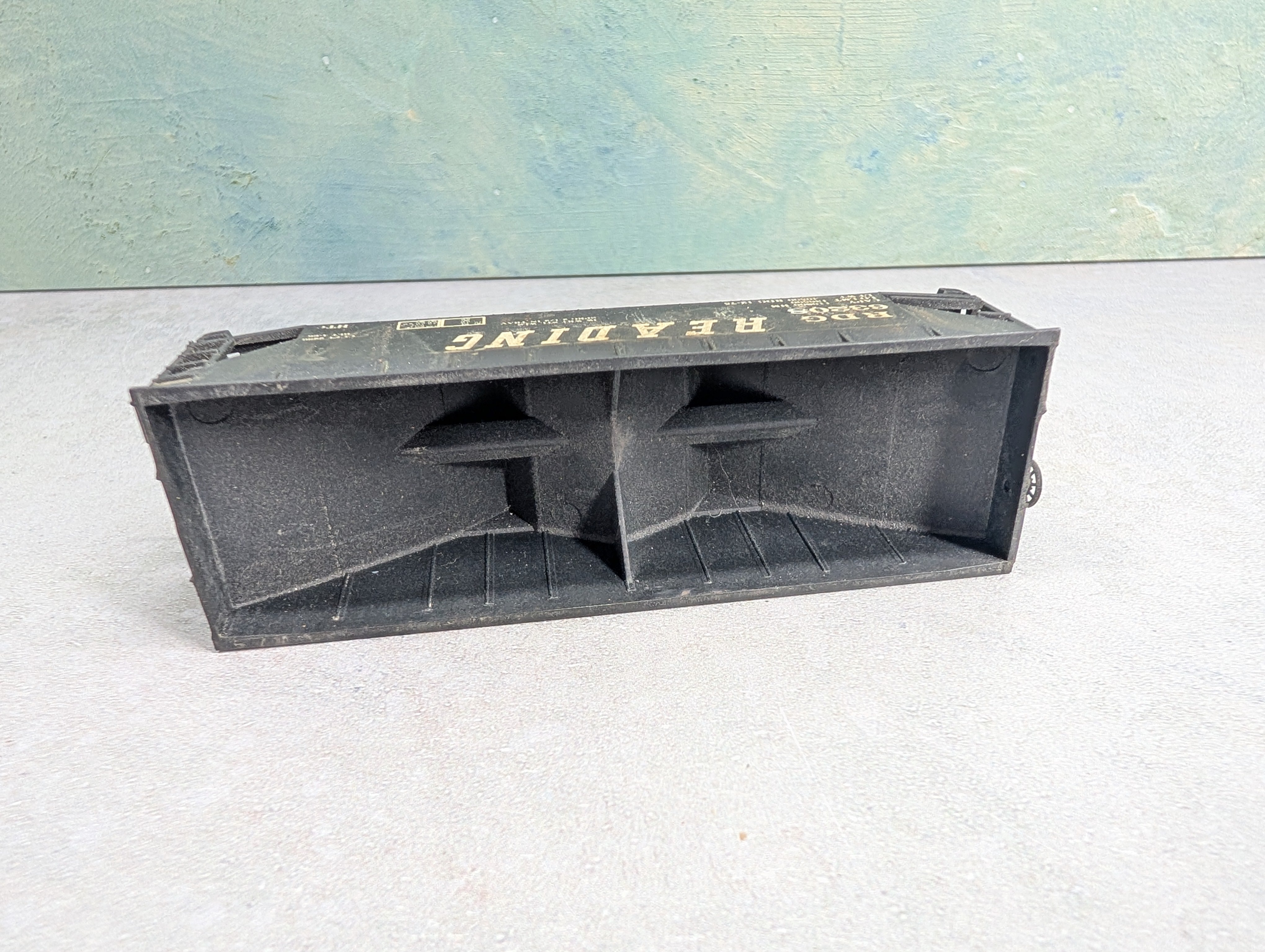 USED Athearn HO Scale 2 Bay Open Hopper Reading RDG #63208